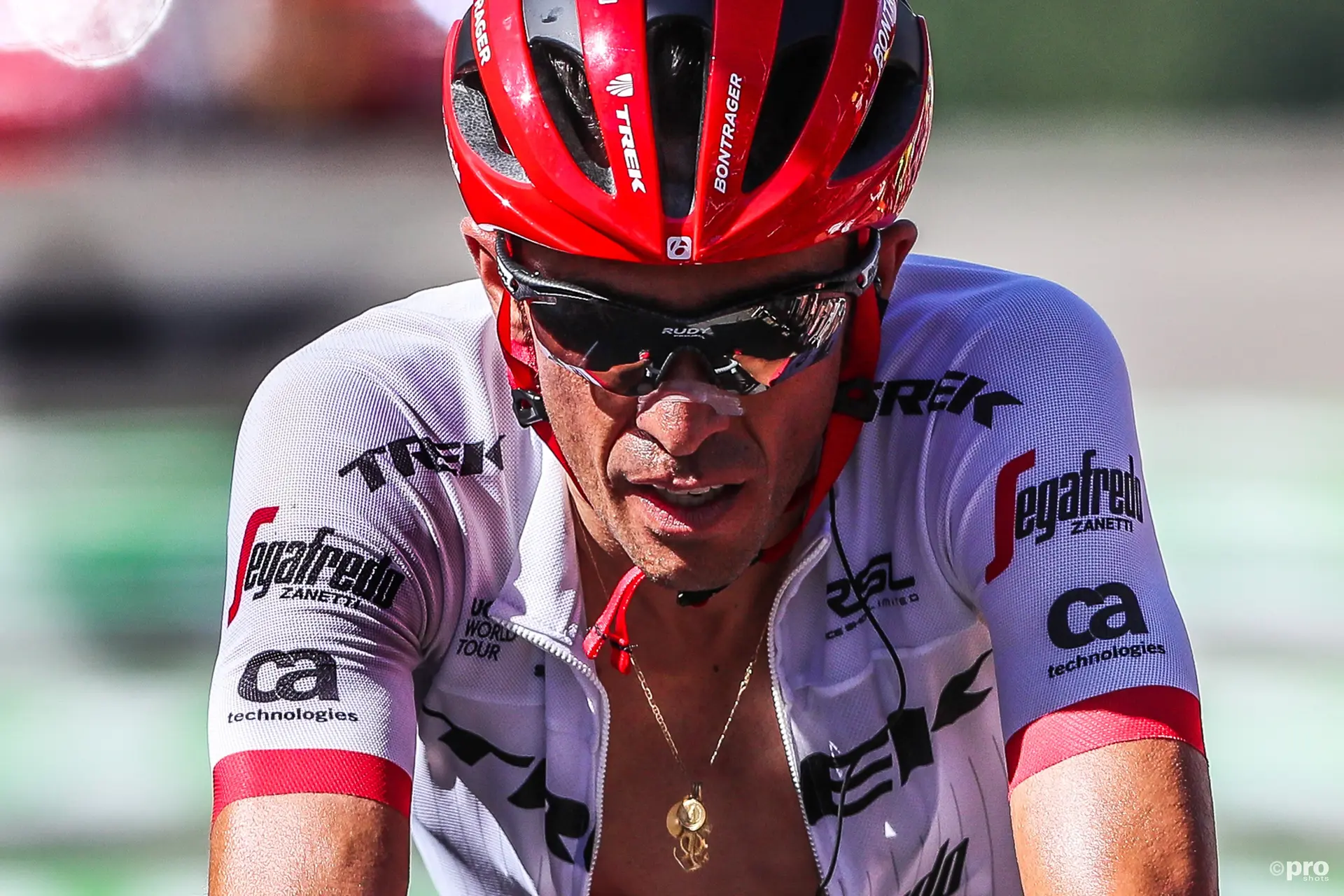 A crítica brutal de Antoine Vayer ao ciclismo espanhol: "O caso de Contador é um filme... ele disse que testou positivo para um bife e os políticos defenderam-no."