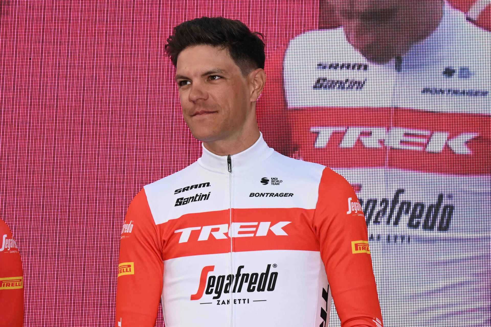 Jasper Stuyven agradece aos adeptos belgas depois da vitória no Campeonato Europeu de Gravel: "Estava a sofrer, mas isso deu-me um impulso"
