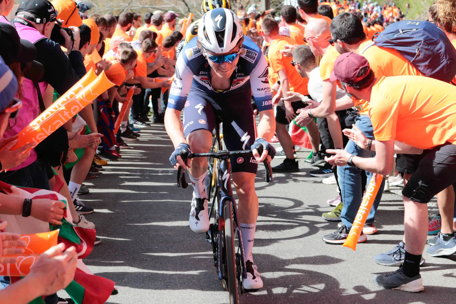Andrea Bagioli dá uma prenda de despedida à Soudal - Quick-Step com a vitória no Gran Piemonte - "Estou onde estou hoje graças a eles"