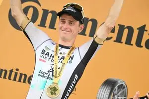 Matej Mohoric usa o "Sindrome do Impostor" para ganhar corridas e fala de "Aliens" no pelotão.
