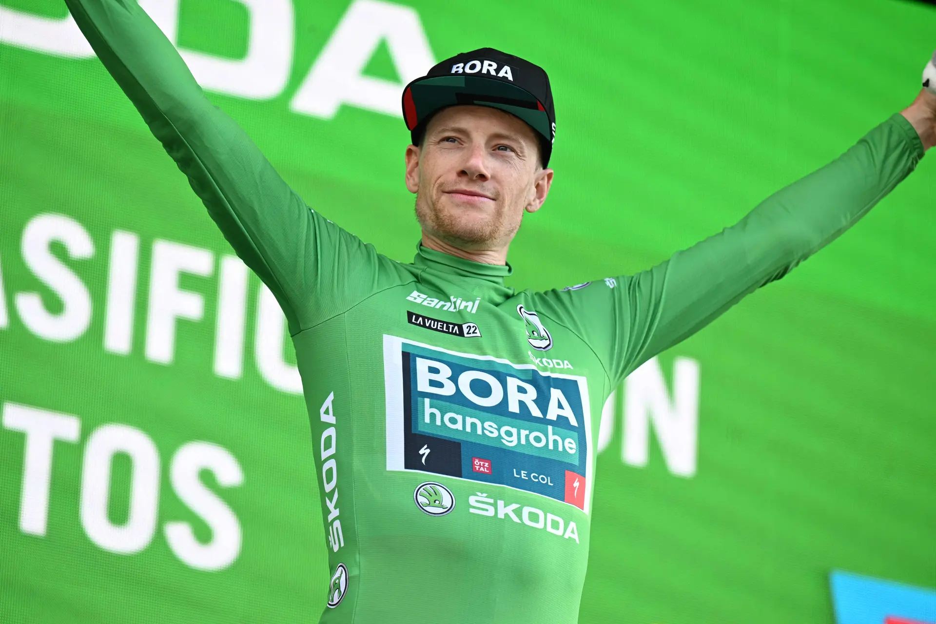 Sam Bennett continua a acreditar no regresso ao nível de vencedor na Volta à França "A última vez que competi, estava nos Campos Elísios, em Paris, com a camisola verde aos ombros"