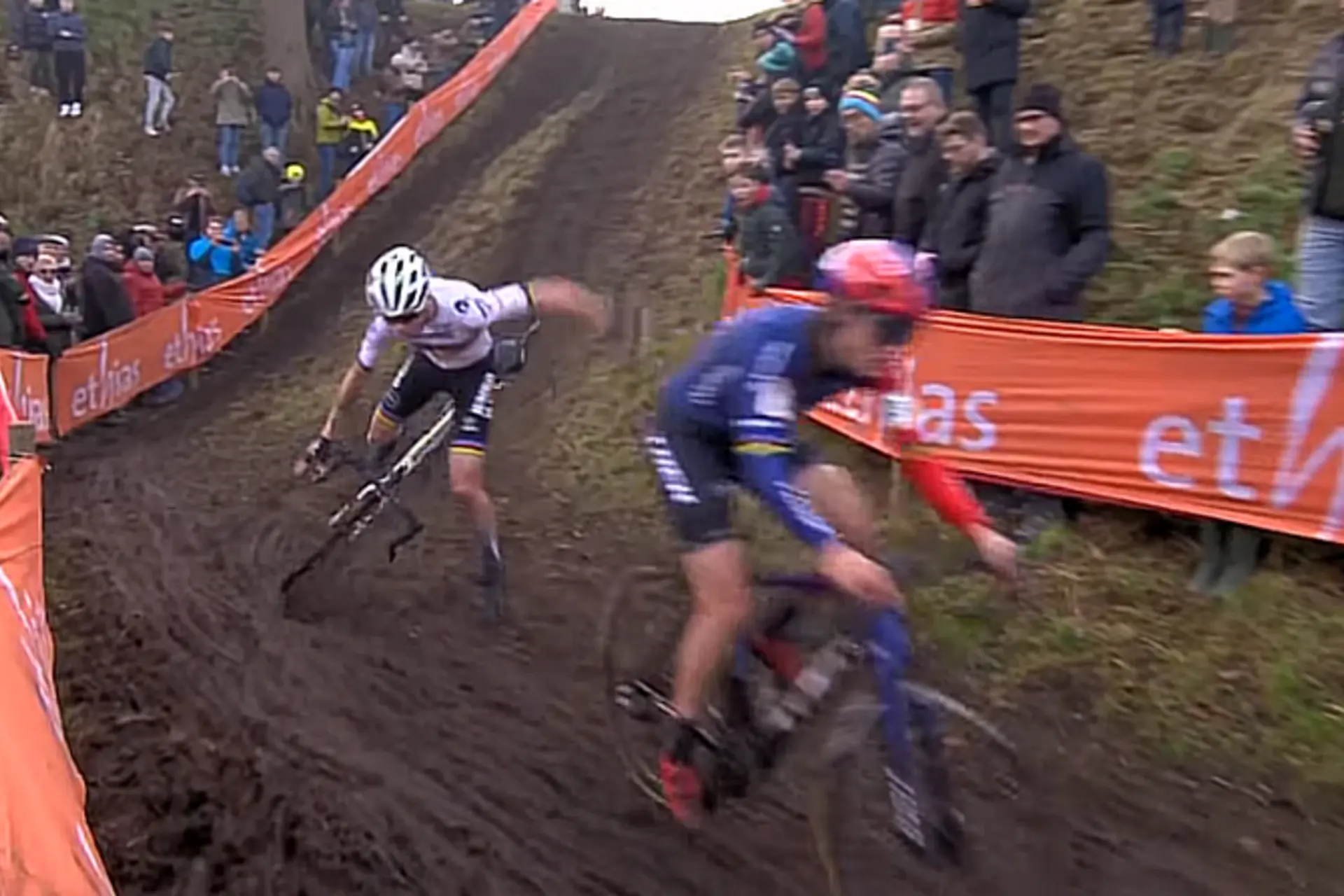 VIDEO: Fem van Empel crashes out of race winning contention in Hulst