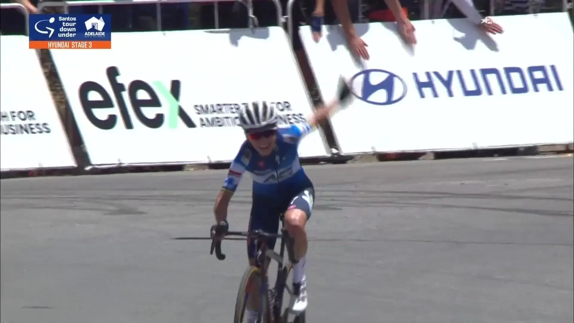 "It’s pretty tough when you’re only 23 and people think that you’re washed up" - Emotional Sarah Gigante returns to form with Tour Down Under win