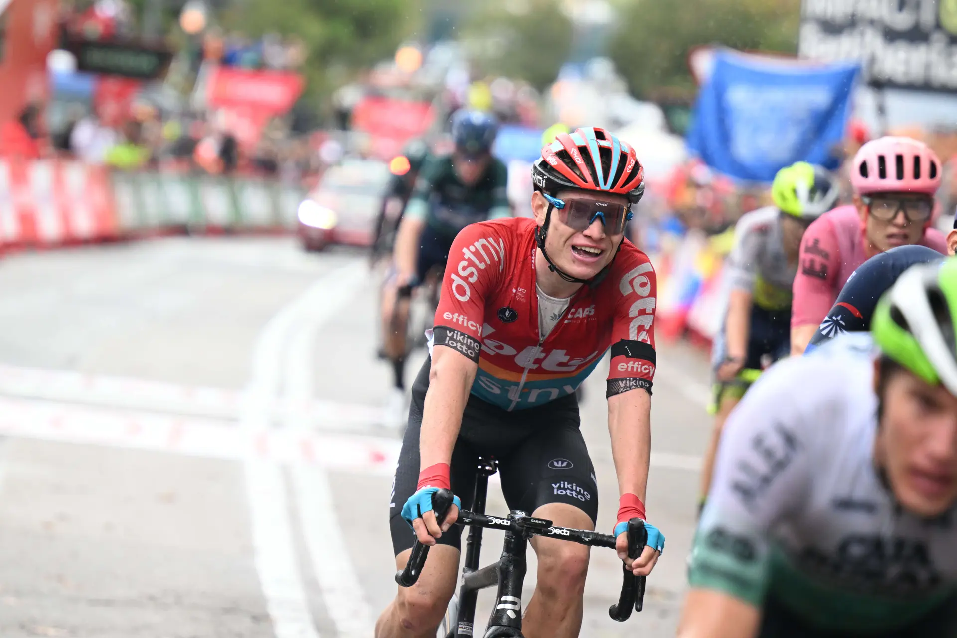 Lennert Van Eetvelt quer a Volta a Espanha depois do sucesso no UAE Tour: "Cada vez mais belgas têm ambições nas Grandes Voltas"