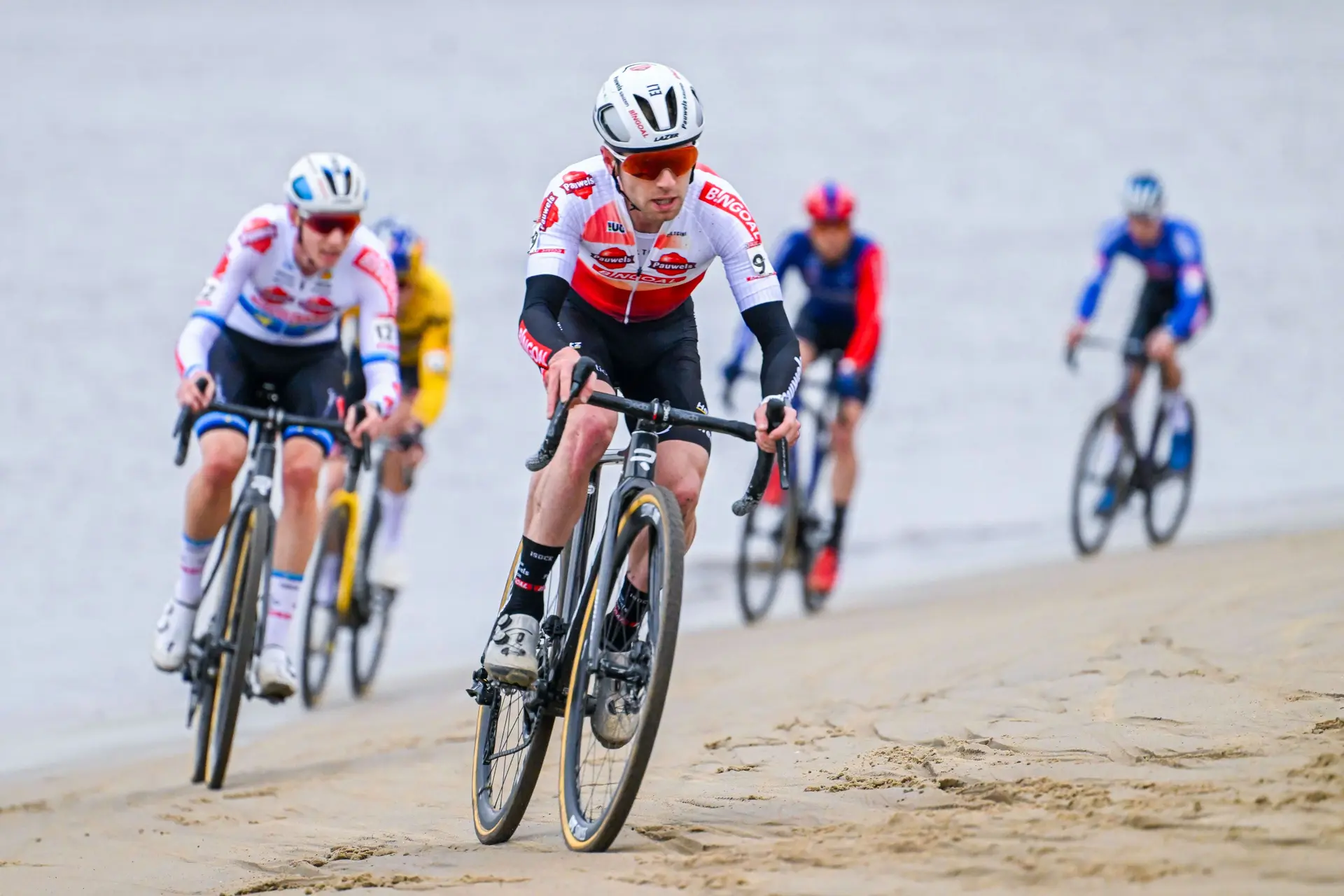 Eli Iserbyt espera uma luta renhida pelas medalhas no Campeonato do Mundo de Ciclocrosse