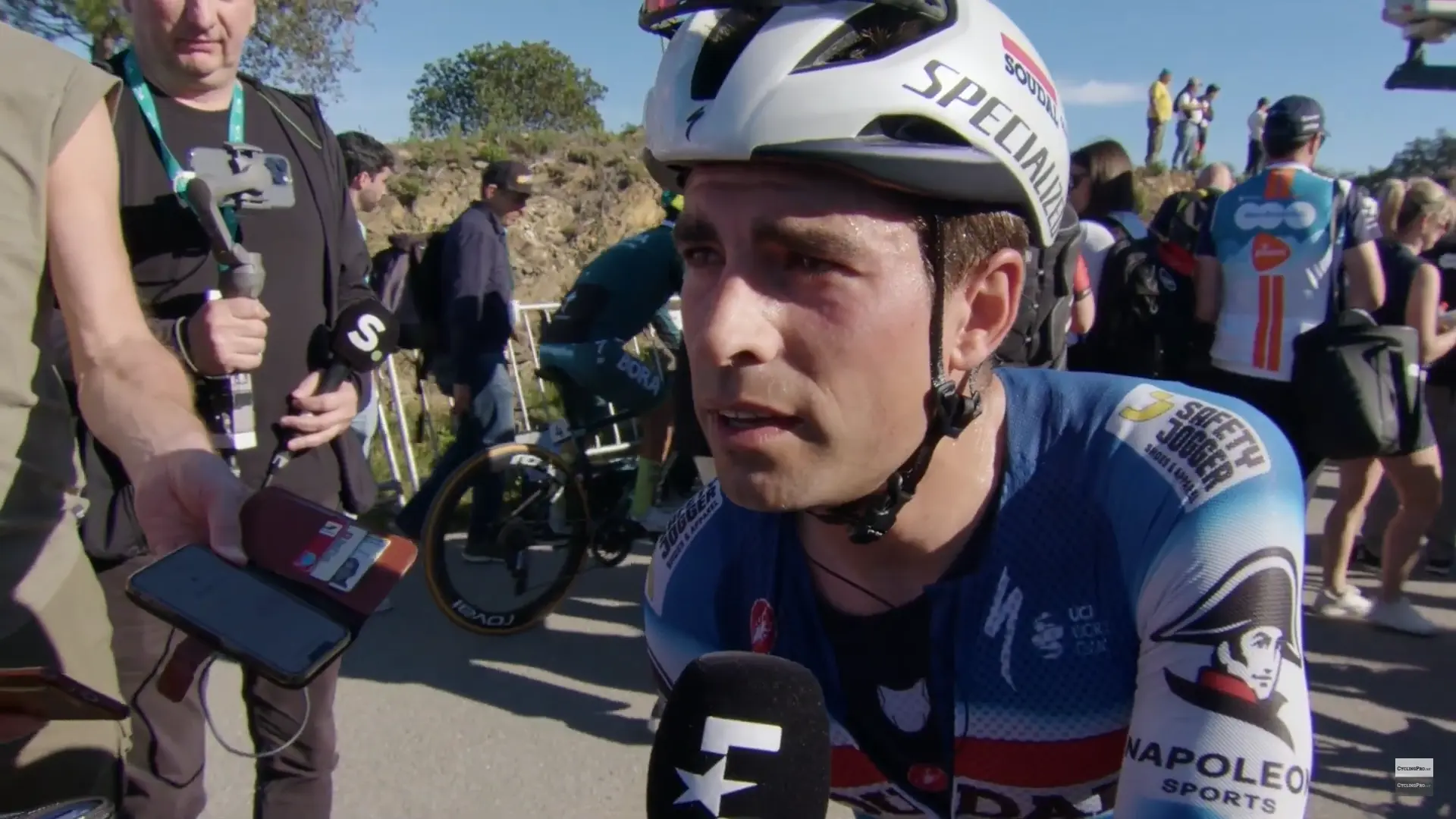 Mikel Landa sacrifica-se em prol de Evenepoel na Volta ao Algarve : "A corrida tornou-se louca e difícil para nós"