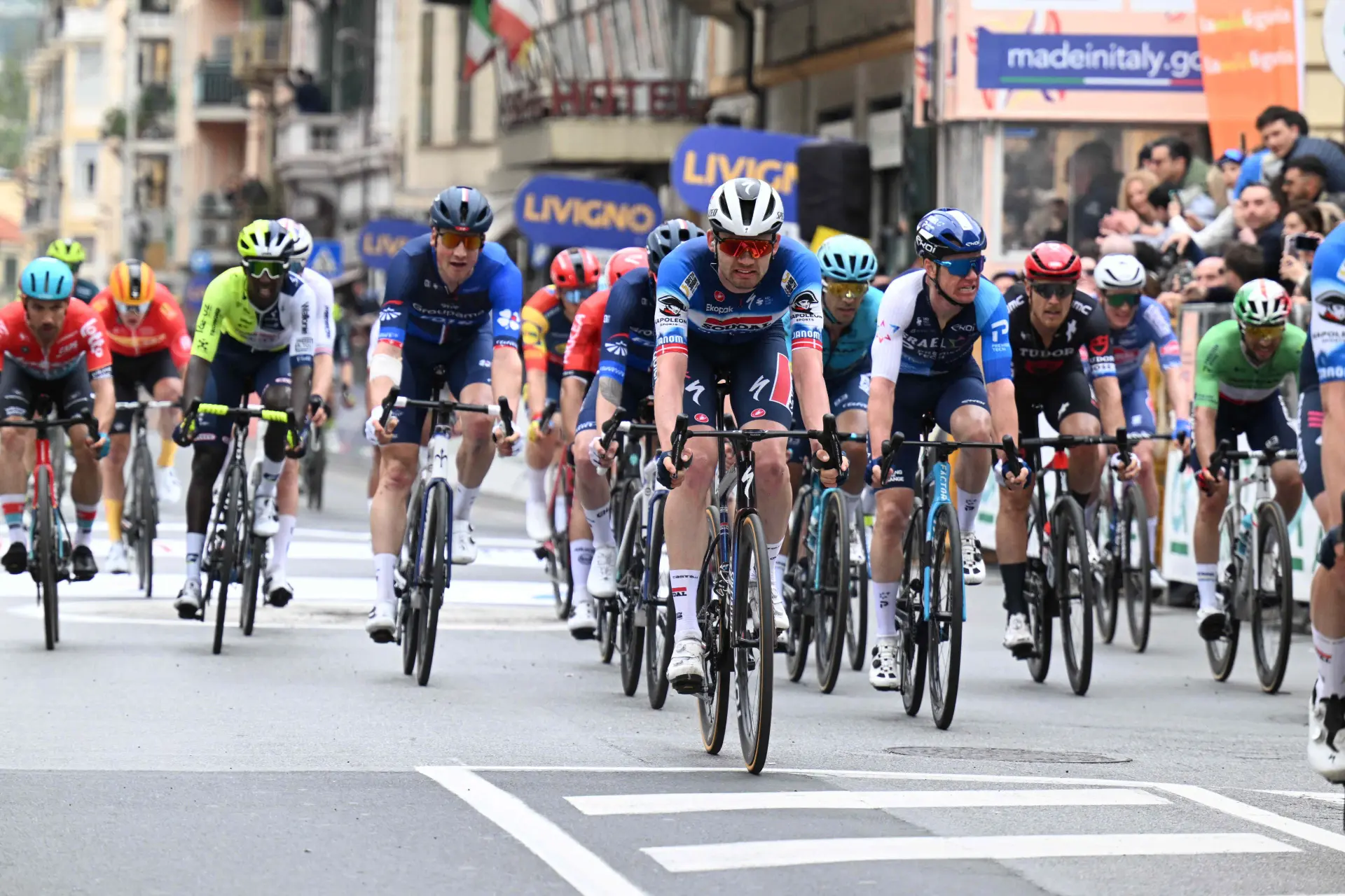 Remco Evenepoel loses key domestique to broken collarbone on eve of biggest GC test yet at 2024 Tour de France