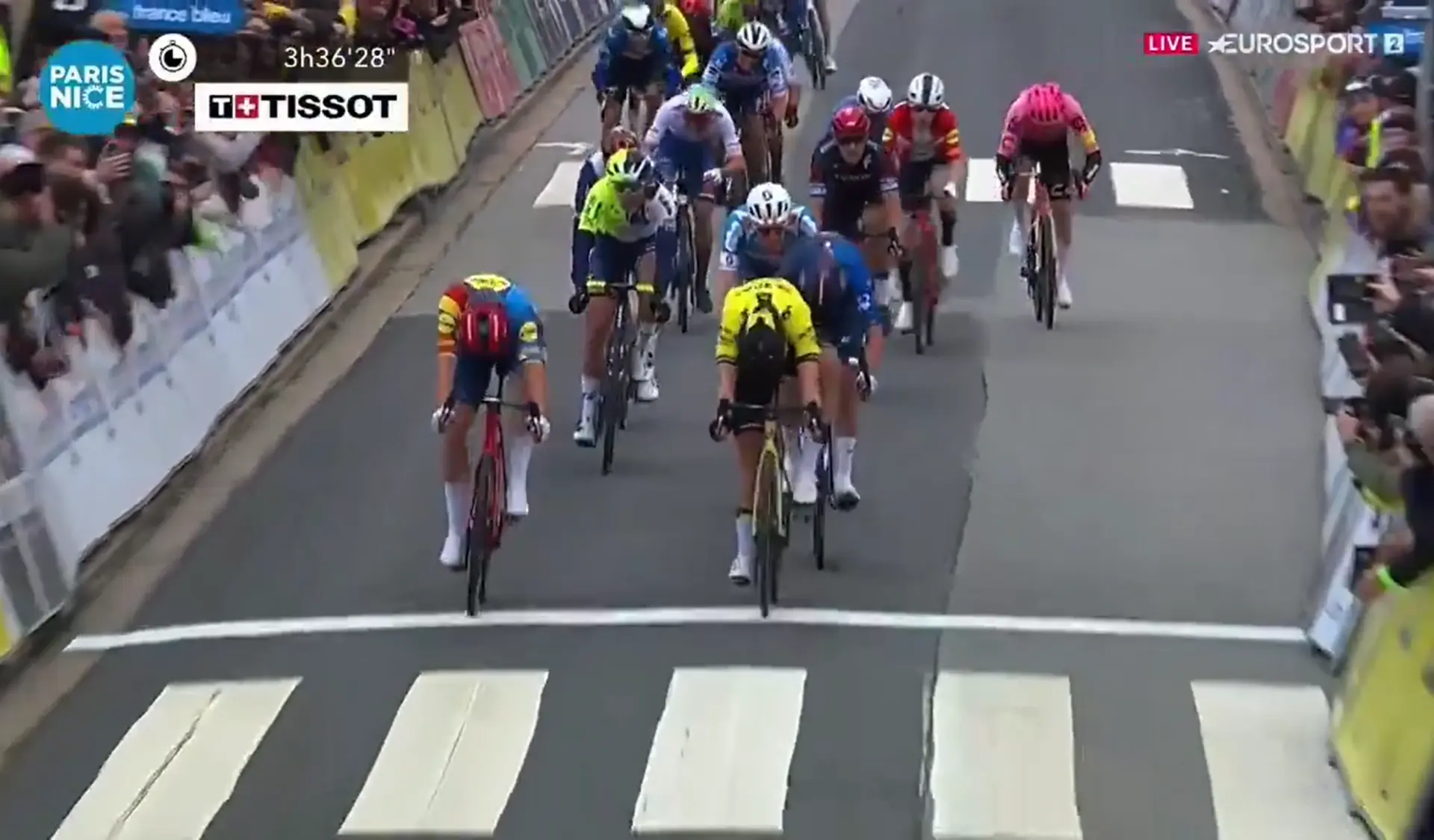Olav Kooij vence ao sprint a etapa 1 do Paris-Nice 2024: "O final foi perfeito para Mads Pedersen e é muito divertido vencê-lo"
