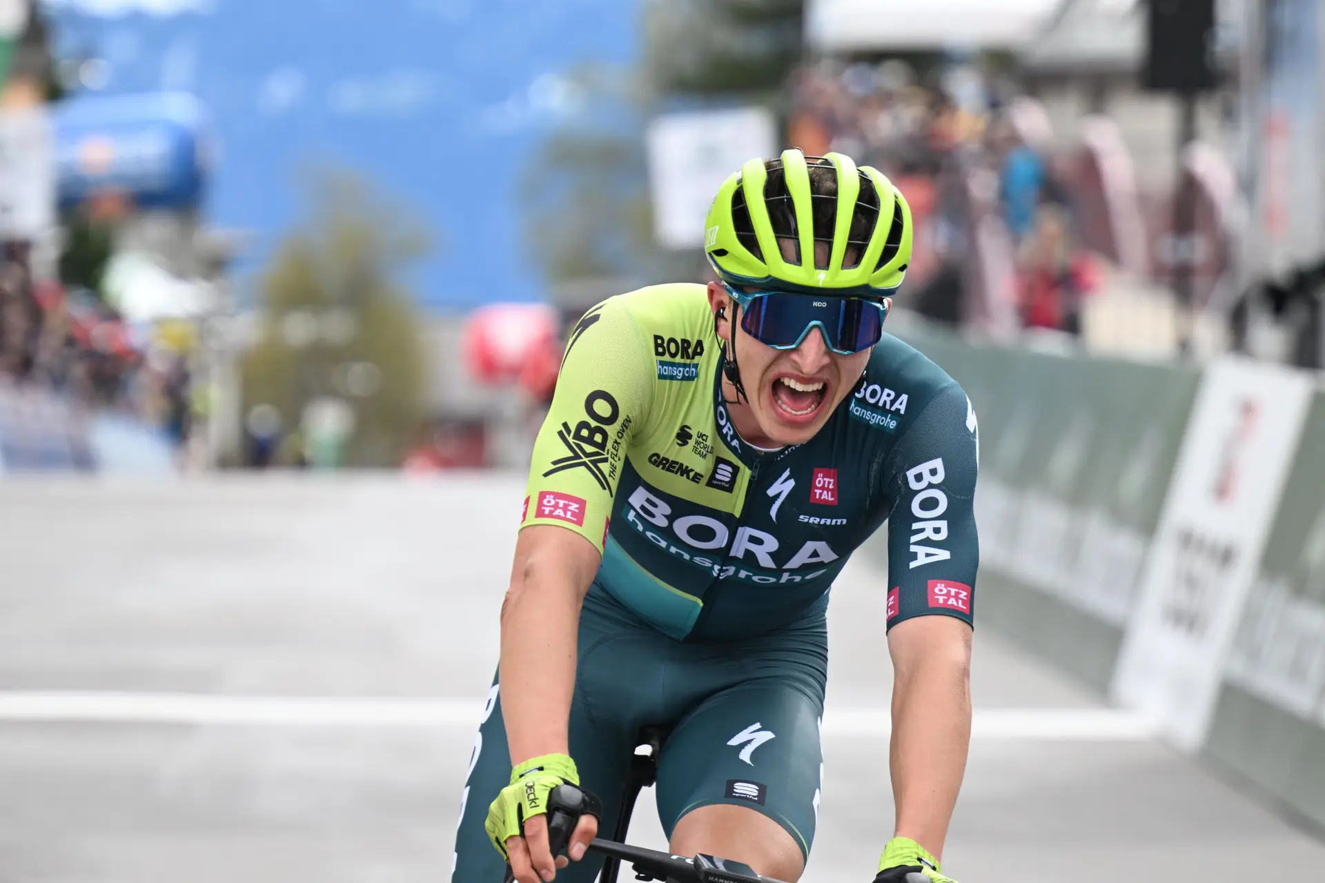Bad news for Bora-hansgrohe, Florian Lipowitz abandons Giro d'Italia leaving Daniel Martínez further isolated in the mountains