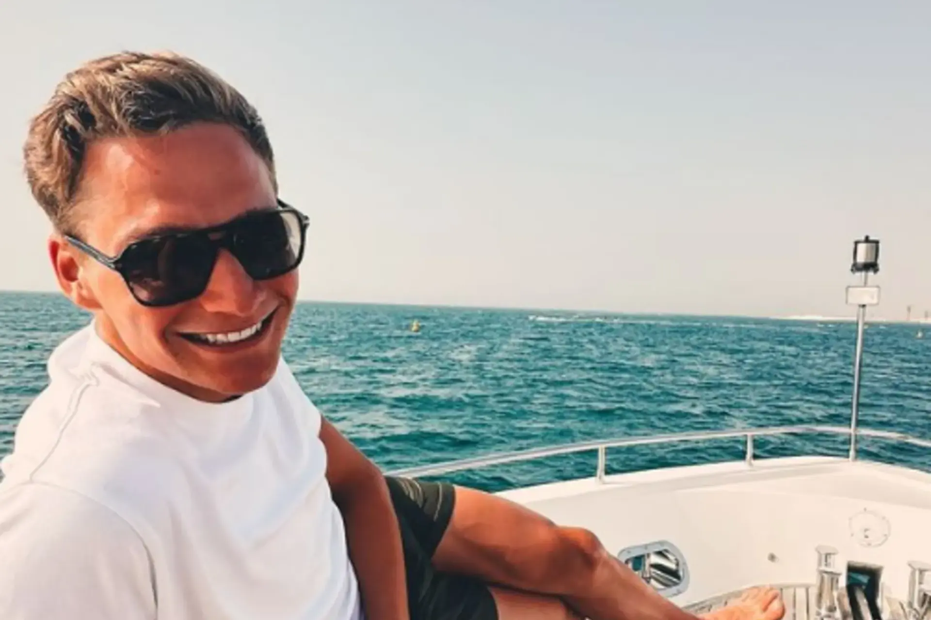 PHOTO: Mathieu van der Poel enjoys well-earned rest in Dubai