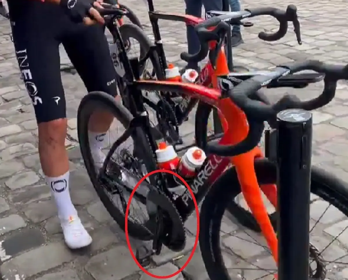 O ciclismo está a mudar - Joshua Tarling começa o Paris-Roubaix com uma corrente de 62 dentes