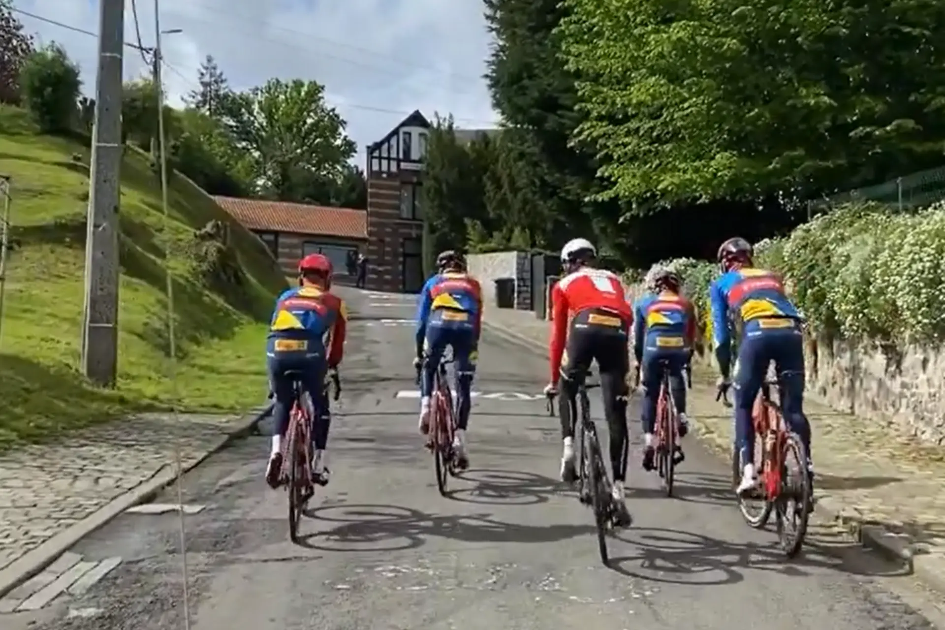 VÍDEO: Lidl-Trek faz o reconhecimento do Mur de Huy antes da Fleche Wallonne 2024