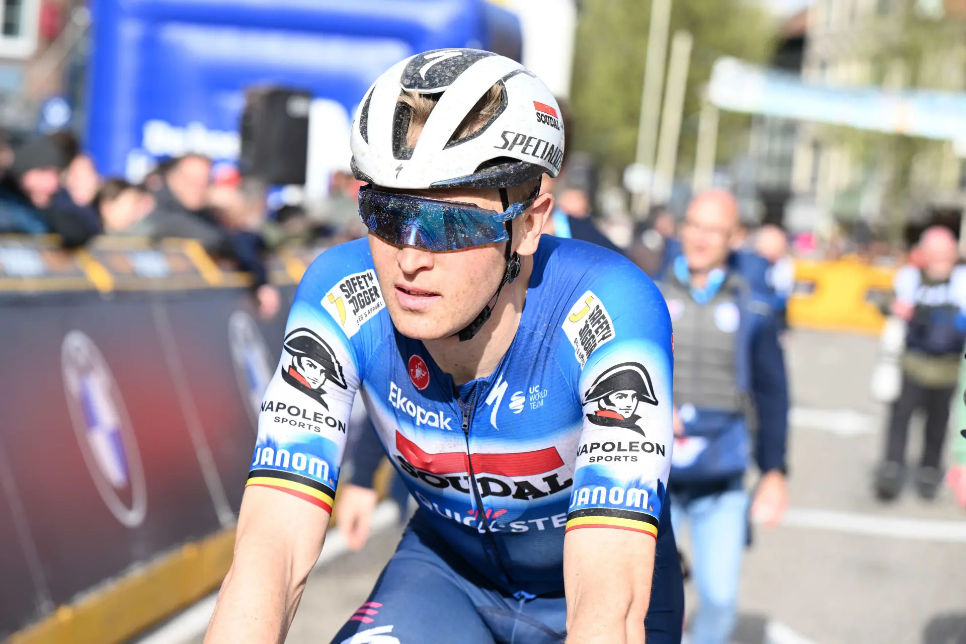 "It was the hardest victory so far!" - Tim Merlier seals third Grand Tour stage win of his career in frantic finale to stage 3
