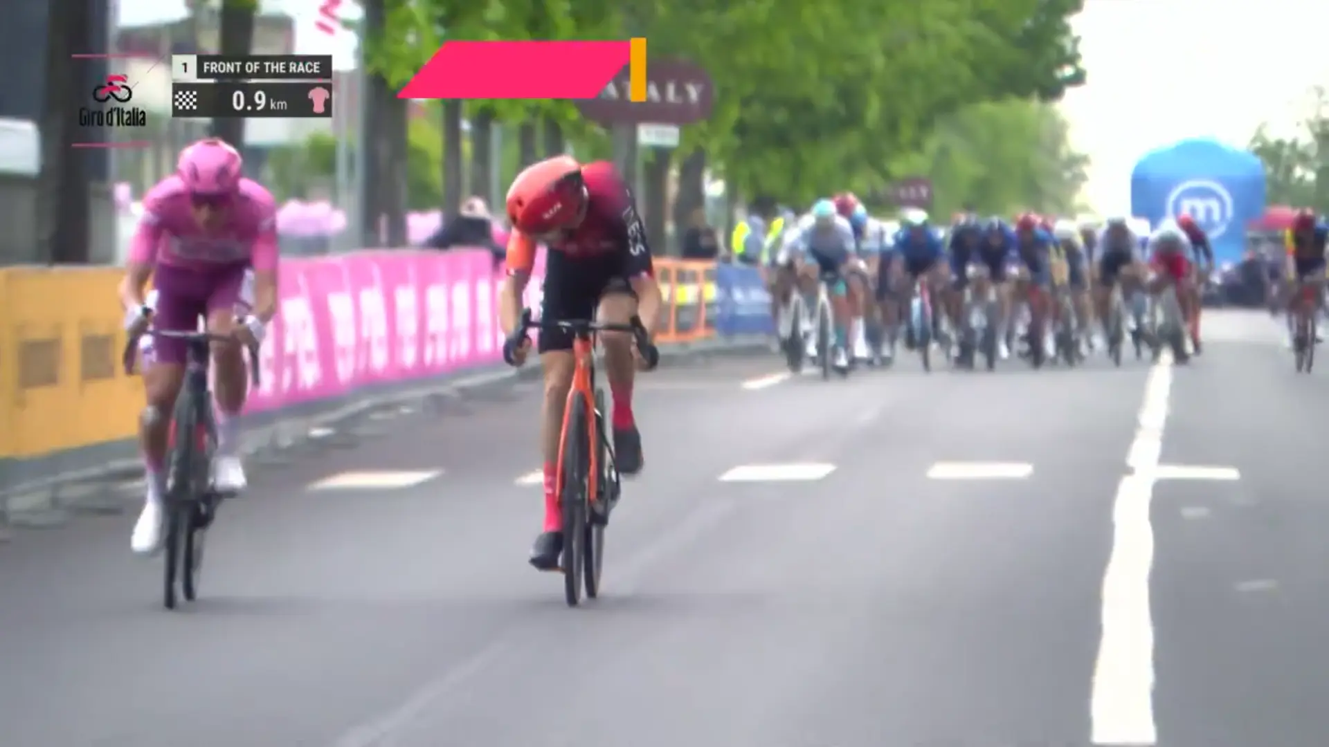 VIDEO: Thrilling finale to stage 3 of the 2024 Giro d'Italia as Tadej Pogacar & Geraint Thomas go on the attack