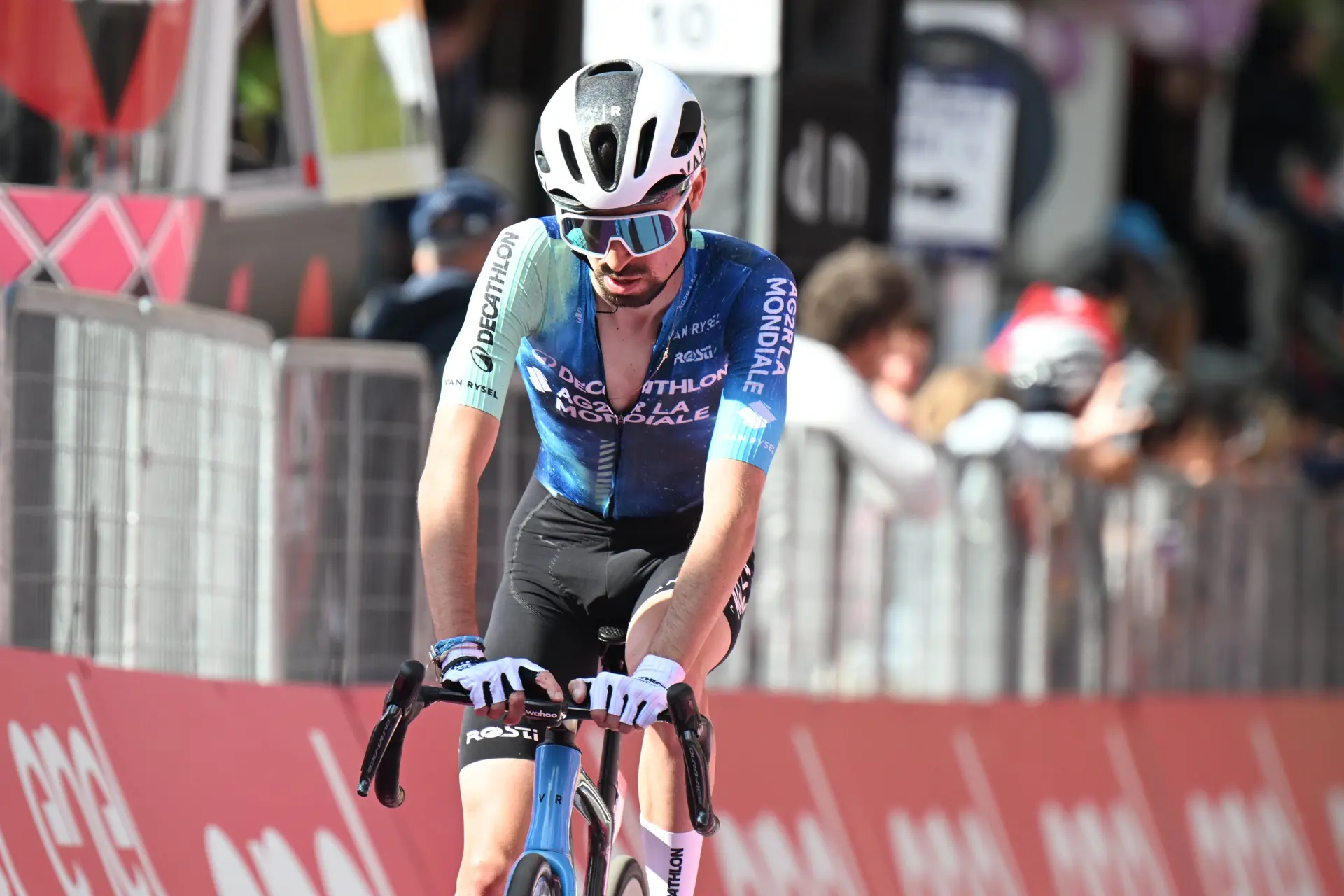 Giro d'Italia: Valentin Paret-Peintre takes first pro win atop Bocca della Selva summit finish as Romain Bardet re-enters GC fight