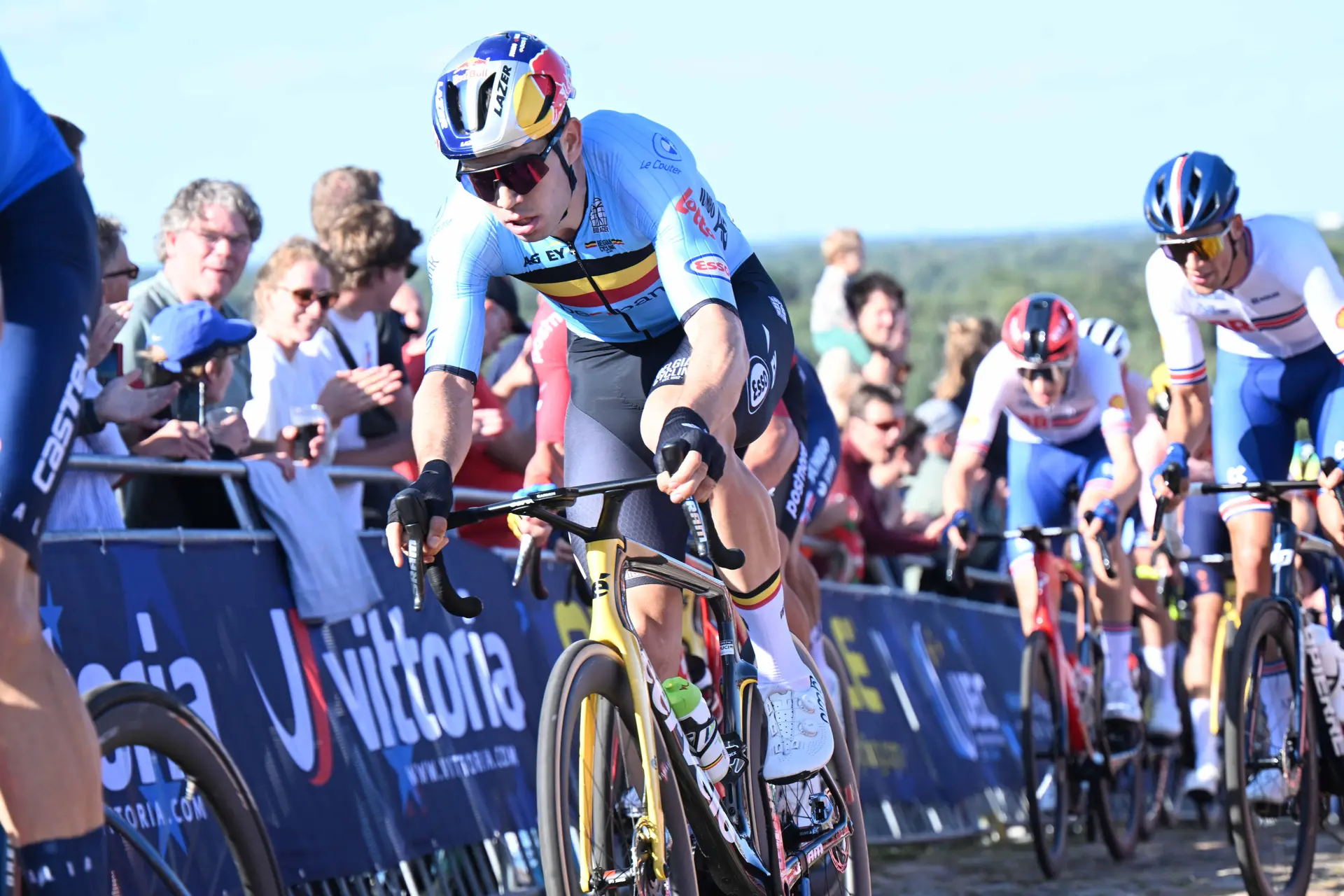 Wout van Aert vai aos Nacionais da Bélgica com três colegas de equipa e são sete os homens da Visma que vão participar na corrida de estrada Holandesa