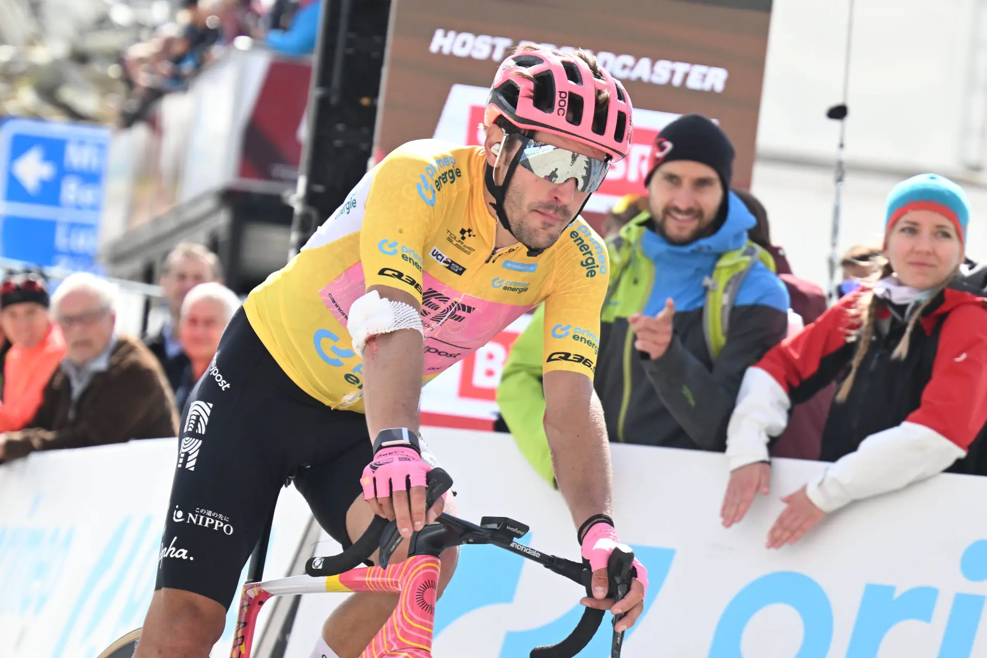 Richard Carapaz and Alberto Bettiol abandon Tour de Suisse after stage 4 crash to recover before Tour de France