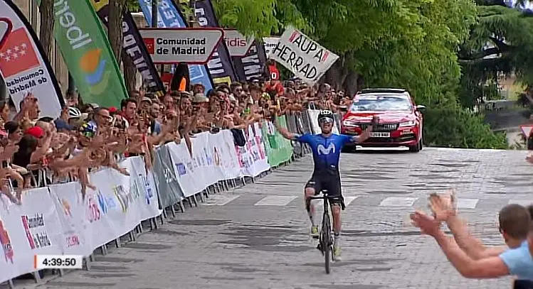 Alex Aranburu é campeão nacional de Espanha com Oier Lazkano a ficar em segundo numa prova dominada pela Movistar