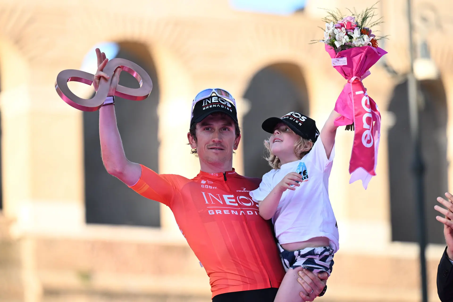 Geraint Thomas tem trabalhado e está ansioso por começar a Volta a França: "Não bebo cerveja desde o Giro"