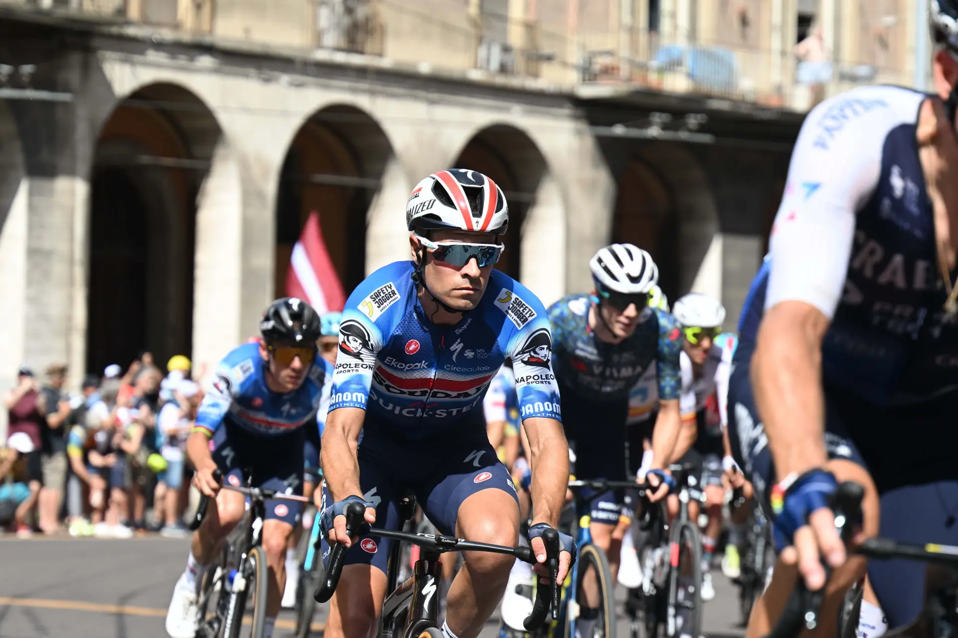 Mikel Landa tem "poucas dúvidas" de que Remco Evenepoel poderá lutar pelo segundo lugar na Volta a França com Jonas Vingegaard