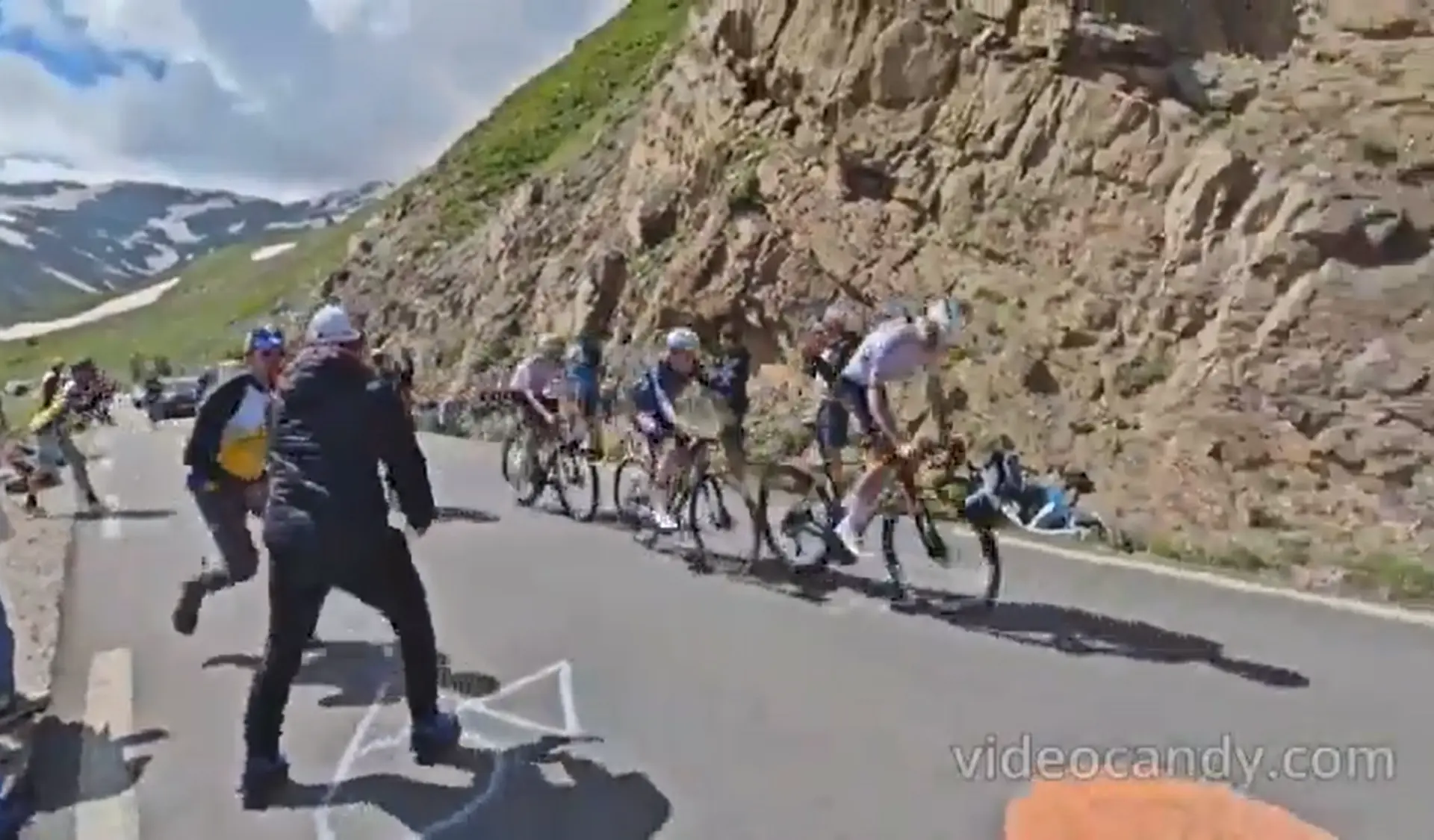 VIDEO: Tour de France fans take crowd control into their own hands