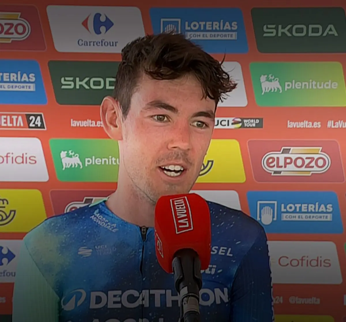 Ben O'Connor completes Grand Tour trilogy and takes over Vuelta a Espana with 5 minutes over Primoz Roglic: "I felt a little bit in my own world today"