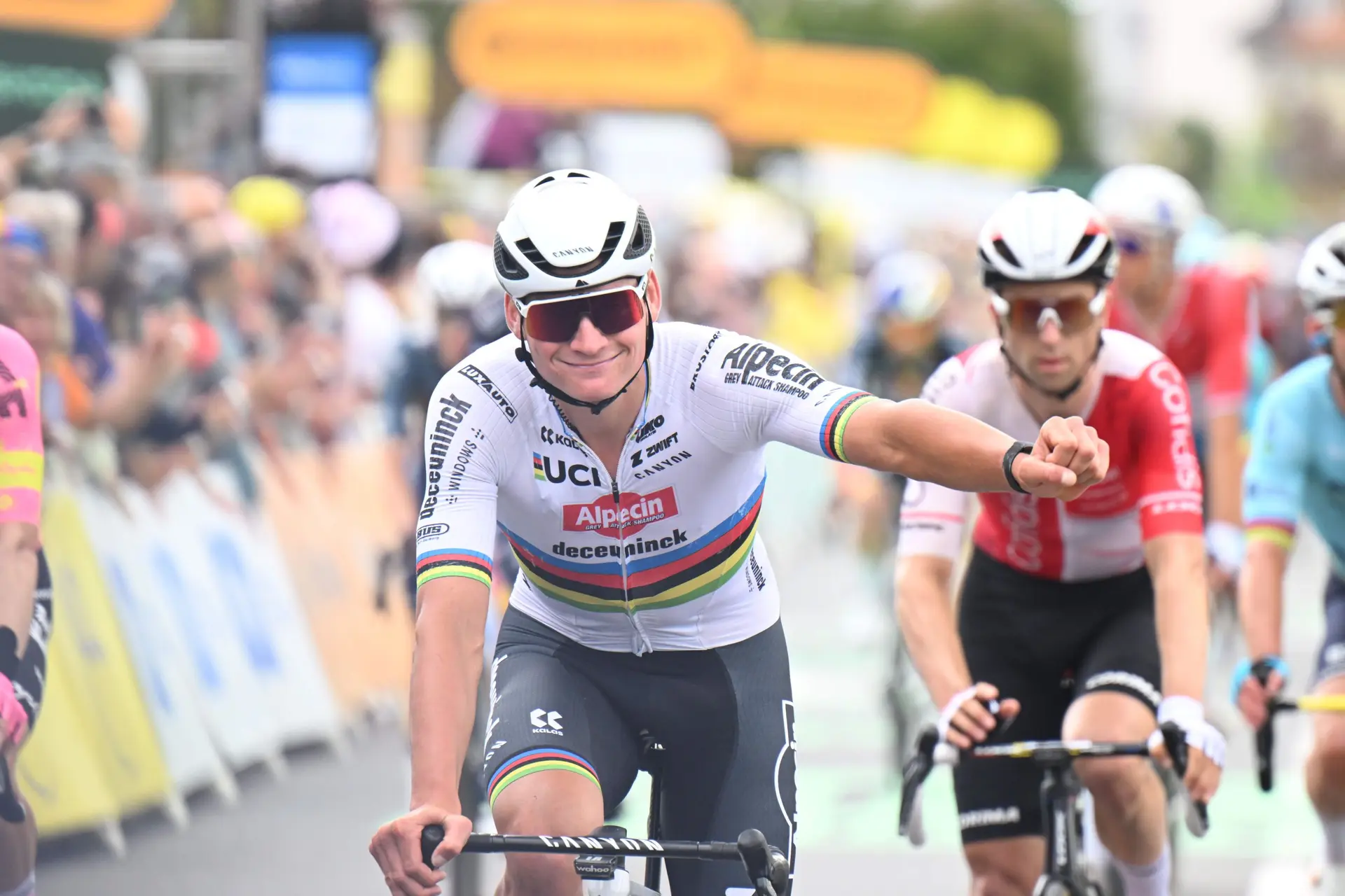 ANTEVISÃO | Renewi Tour 2024 - Mathieu van der Poel favorito dentro de um pelotão de luxo