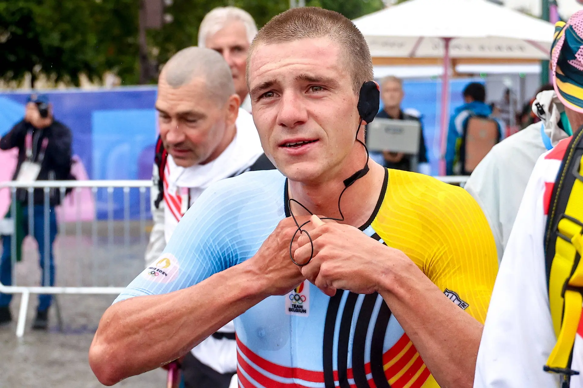 Remco Evenepoel vence em Paris e é o primeiro ciclista masculino da história a conquistar o ouro no contrarrelógio e na prova de fundo