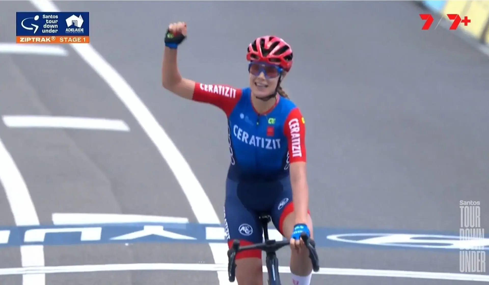 Daniek Hengeveld radiante com a vitória a solo a 1ª etapa do Tour Down Under: "Perdi alguma confiança nos últimos 2 anos e finalmente estava a correr como se tivesse 18 anos outra vez"