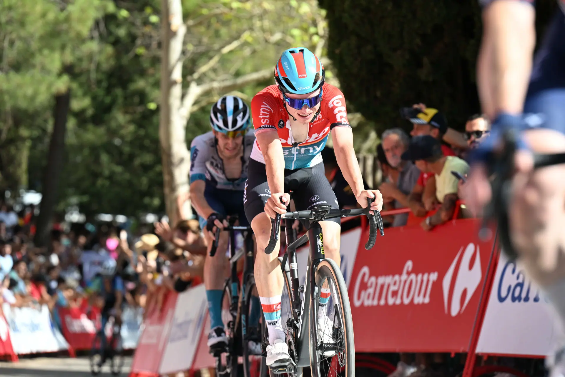 Lennert van Eetvelt assume calendário ambicioso para 2025, com duas grandes voltas, Strade Bianche, Volta à Flandres e Ardenas