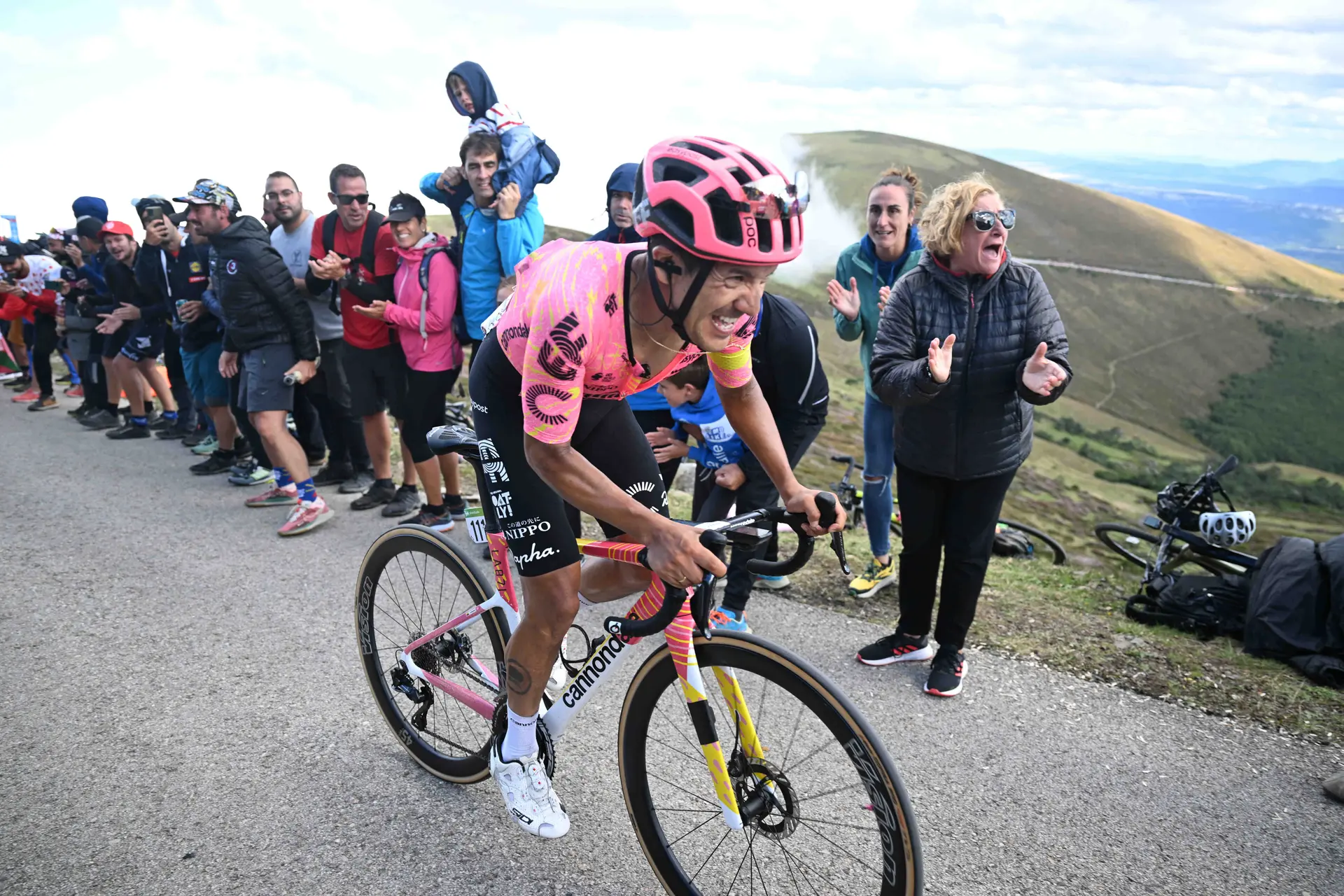 OFICIAL: Richard Carapaz regressa ao Giro para lutar pela geral e vai ao Tour tentar ganhar etapas
