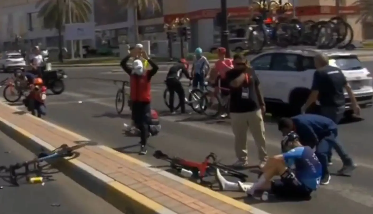 VIDEO | Chris Froome crashes out of UAE Tour