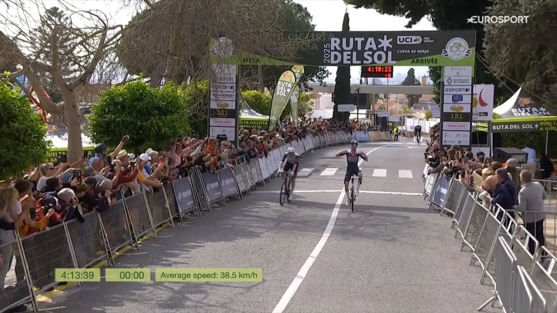 Maxim van Gils upsets the odds to deny UAE on stage 1 of the 2025 Vuelta a Andalucia