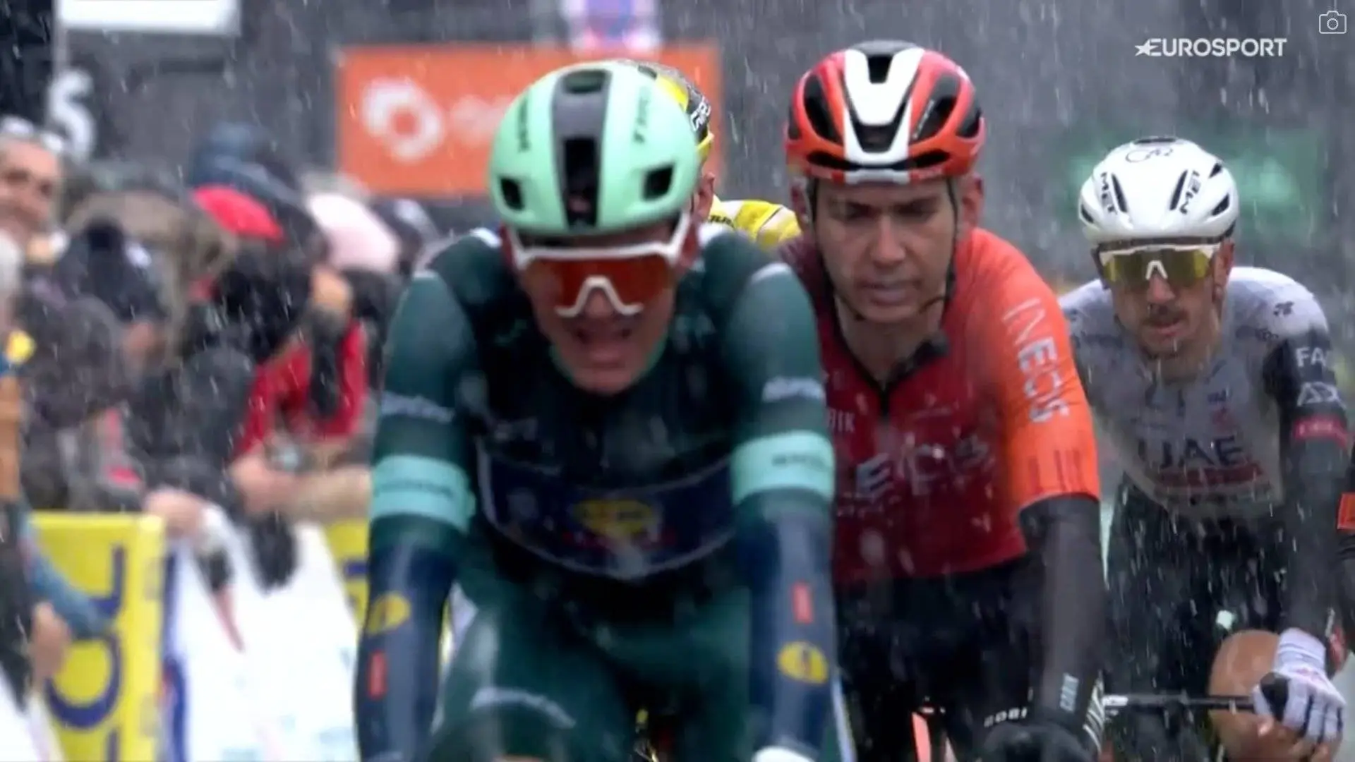 Mads Pedersen fez uma das melhores subidas da carreira na 7ª etapa do Paris-Nice e ainda brincou com o amigo João Almeida: "Espero que o facto de me ver ao lado dele o tenha irritado um pouco"