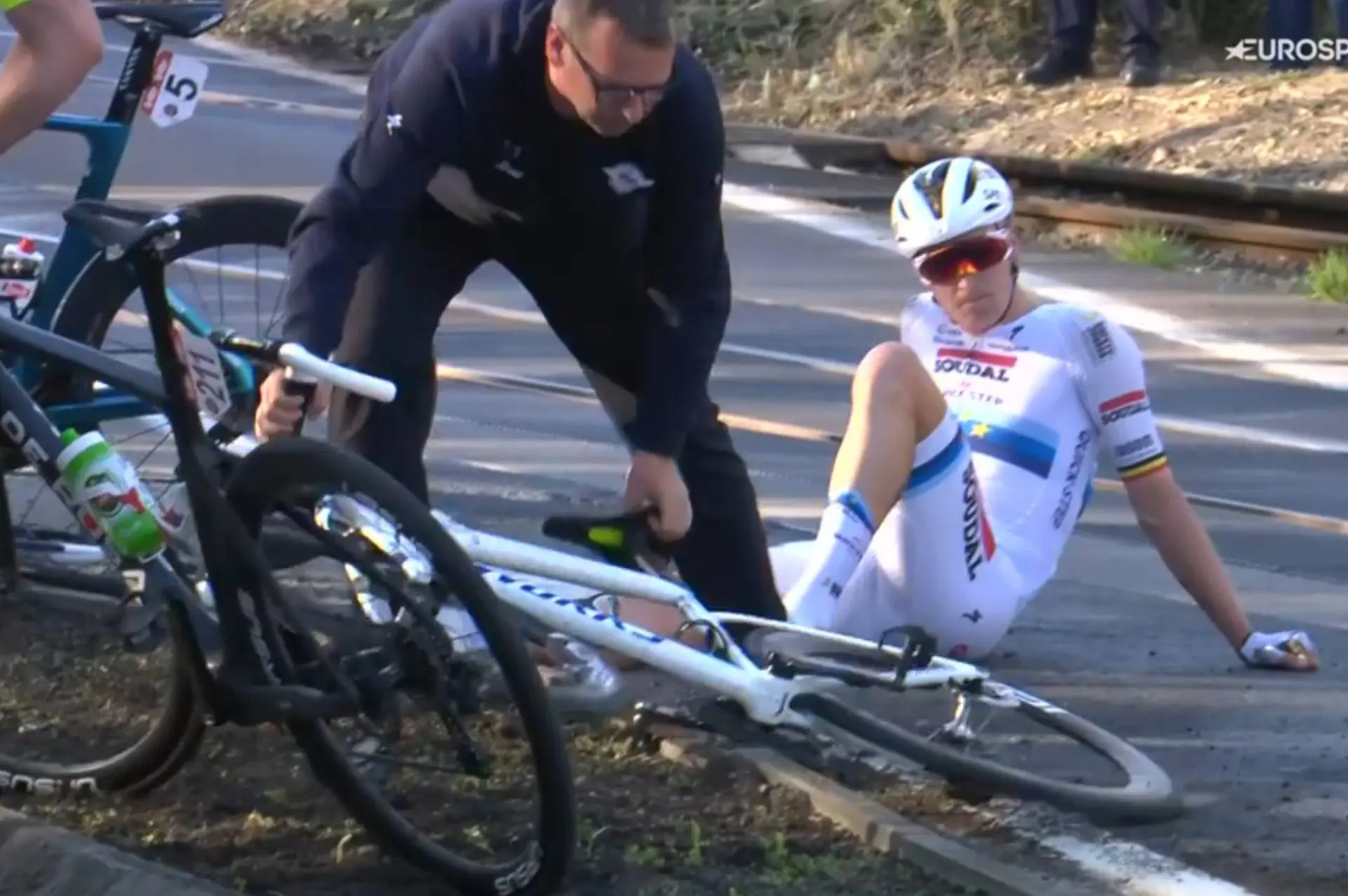 Final caótico na Brugge-De Panne reacende debate sobre segurança nas chegadas ao sprint