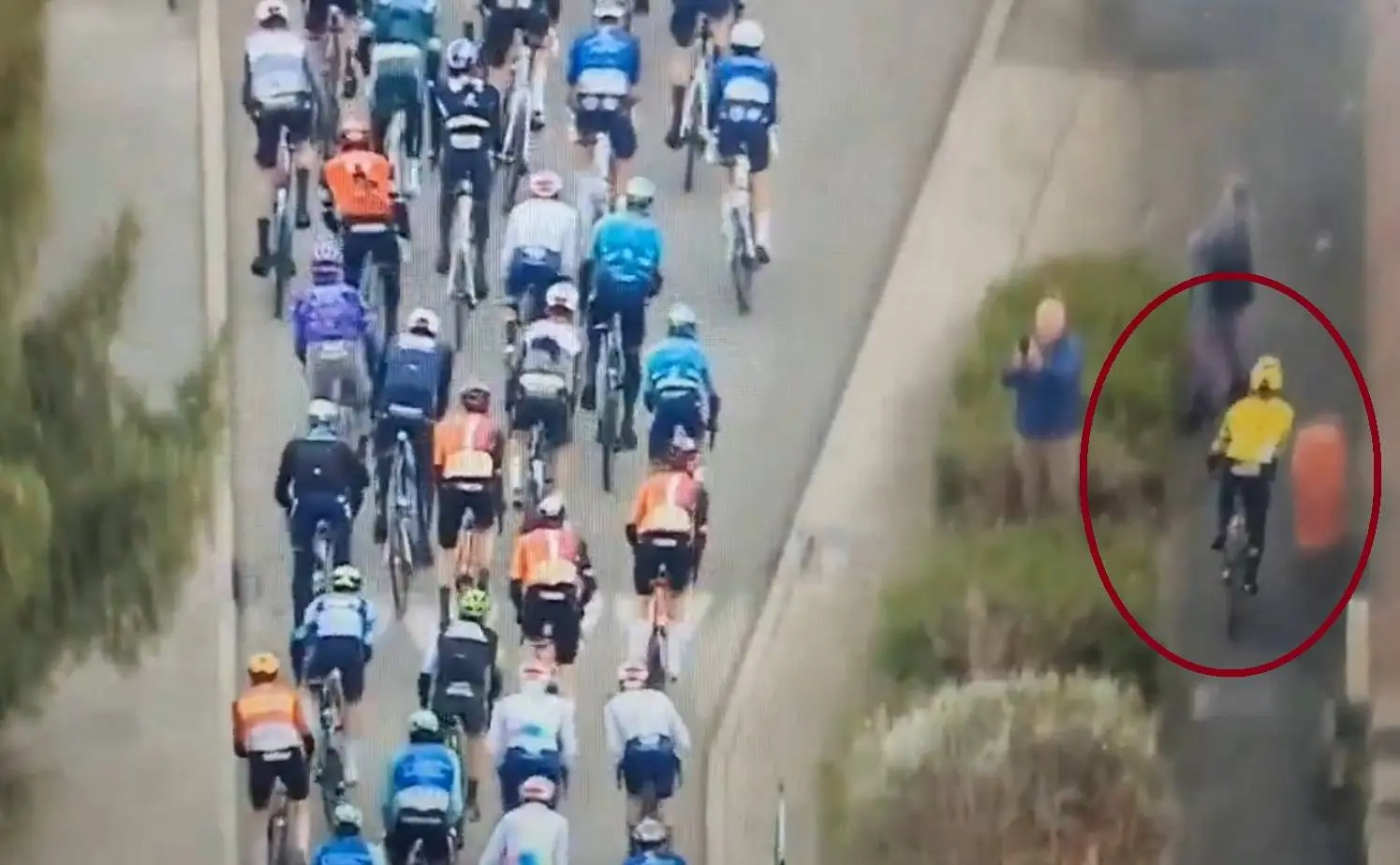 Jury & Fines Paris-Nice 2025 | Update stage 5 - Sidewalk riding costs Visma rider a yellow card
