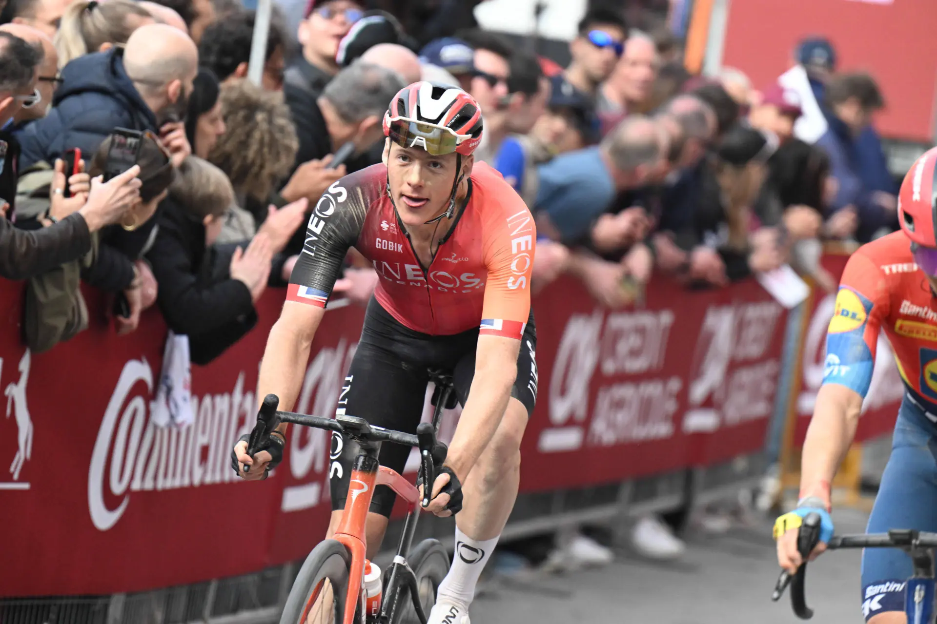 "I don't know why I'm a bit emotional" - Connor Swift stars for INEOS in 'crazy' situation with Tadej Pogacar & Tom Pidcock at Strade Bianche 2025