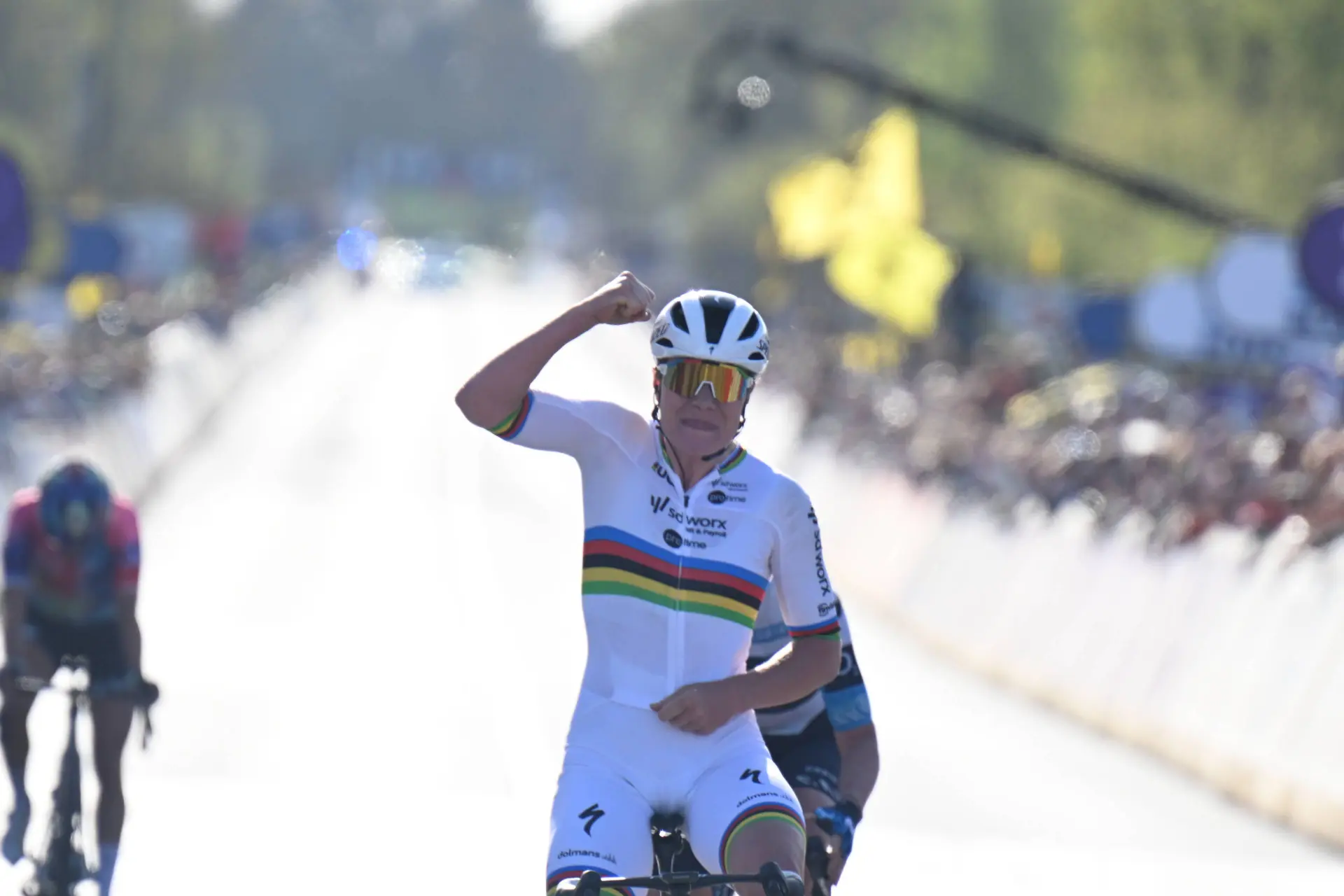 Kopecky vira atenções para Roubaix após a terceira consagração na Flandres: "Será uma edição completamente diferente, mas não menos perigosa"