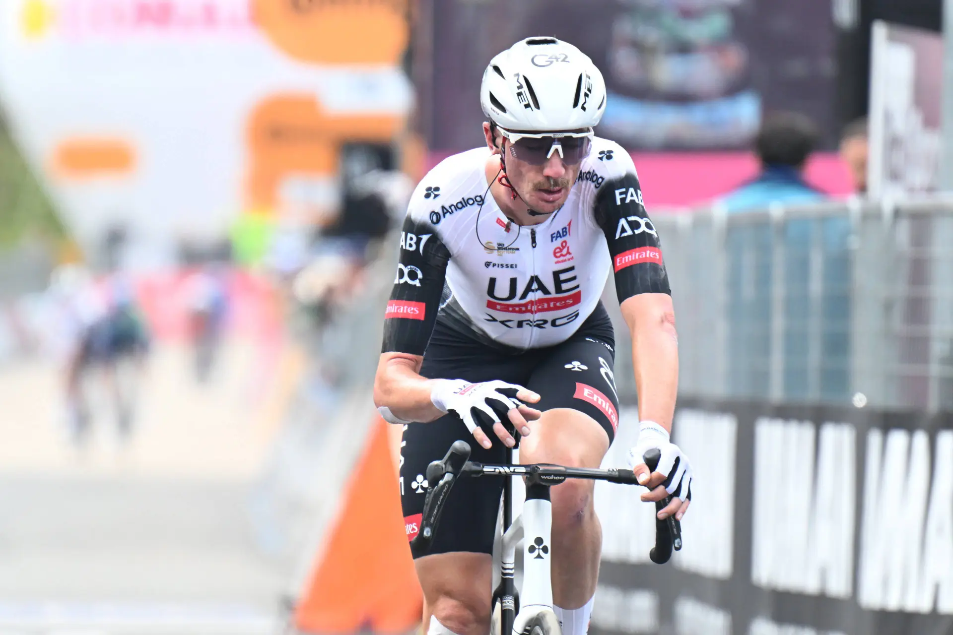 Jury & Fines Giro d'Italia 2025 | Update stage 13 - Kaden Groves & Brandon McNulty under fire from race jury