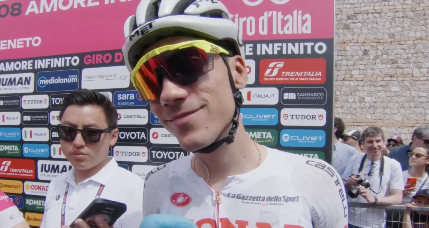 "I was completely blocked" - Juan Ayuso explains why he was left behind after the massive Giro crash