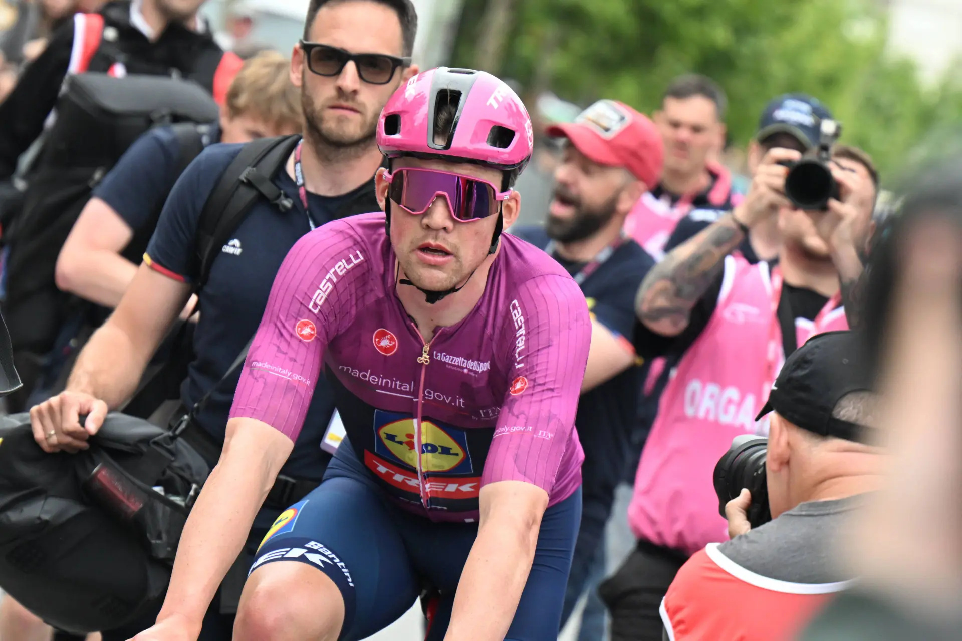 Mads Pedersen à procura de suceder a Jonathan Milan como rei dos sprints do Giro! "A Lidl-Trek está em grande forma e Mads Pedersen retoma o caminho de Jonathan Milan no Giro d'Italia