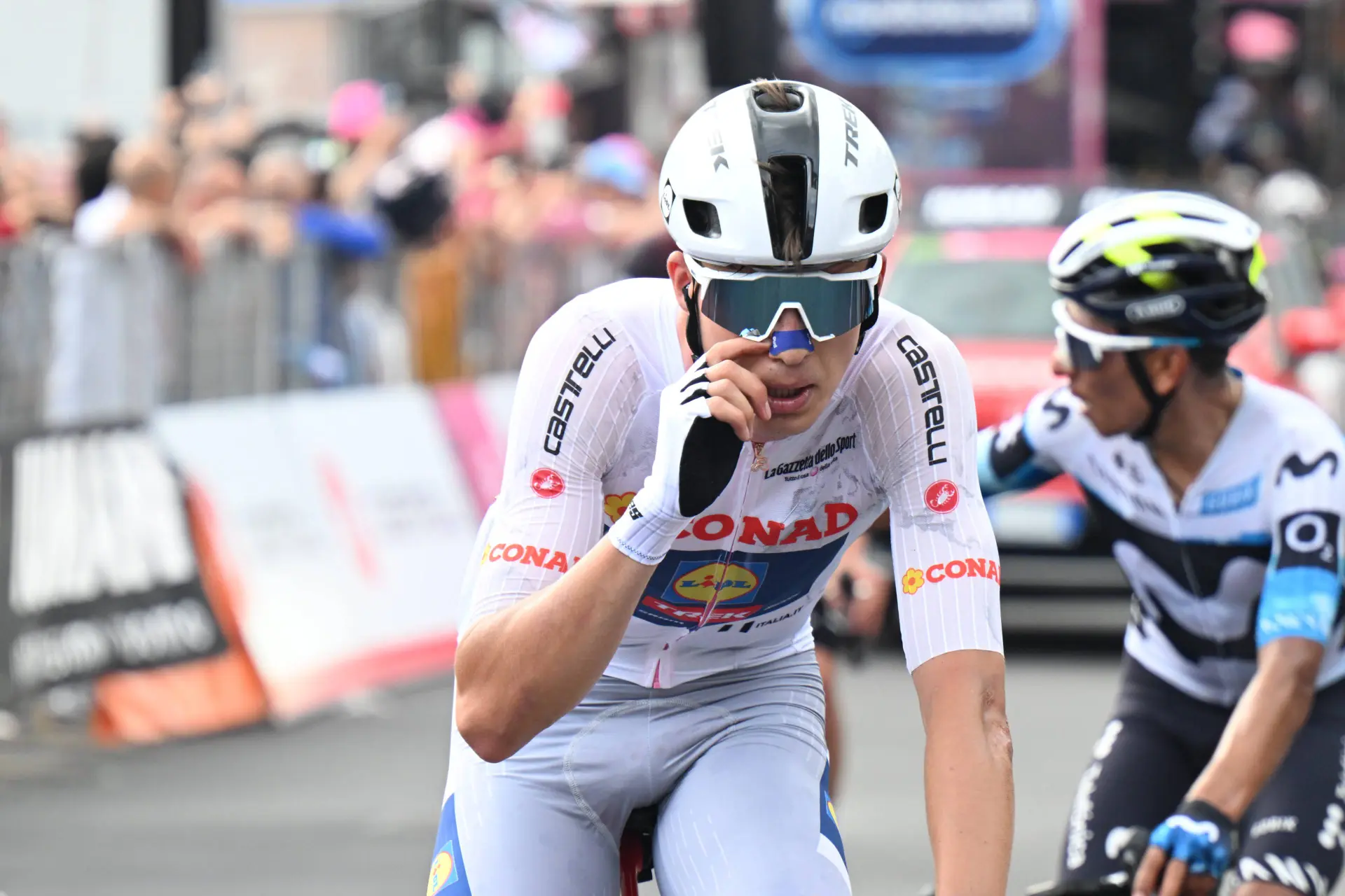 "He told me he wanted me to attack and go solo" - Mathias Vacek turns down Mads Pedersen's offer to help team leader to another Giro d'Italia stage win