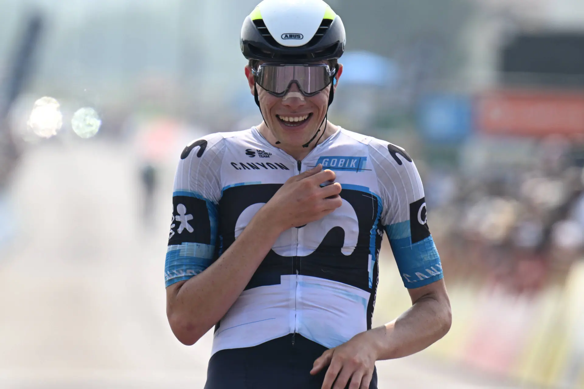 Ivan Romeo solos into the Maillot Jaune at 2025 Criterium du Dauphiné with breakaway success on stage 3