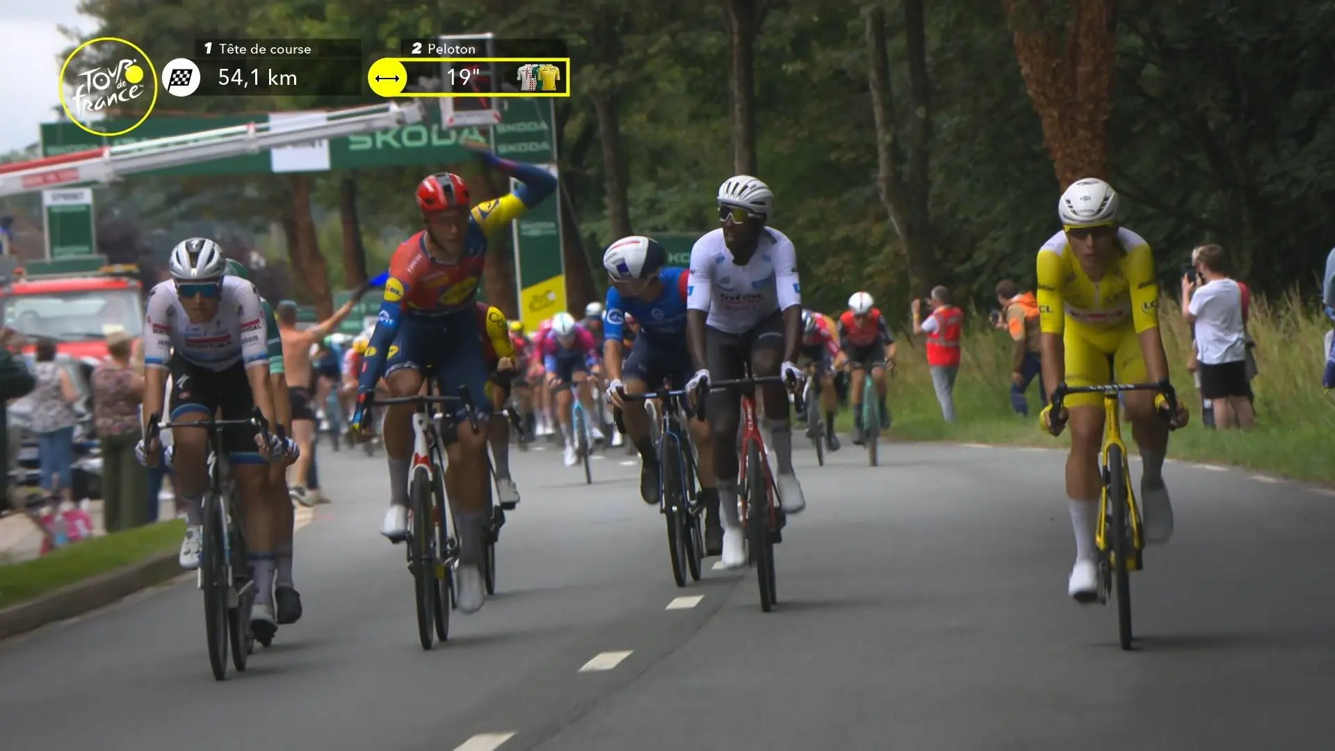 VIDEO: Tension at the Tour de France! Jonathan Milan & Biniam Girmay get heated after intermediate sprint
