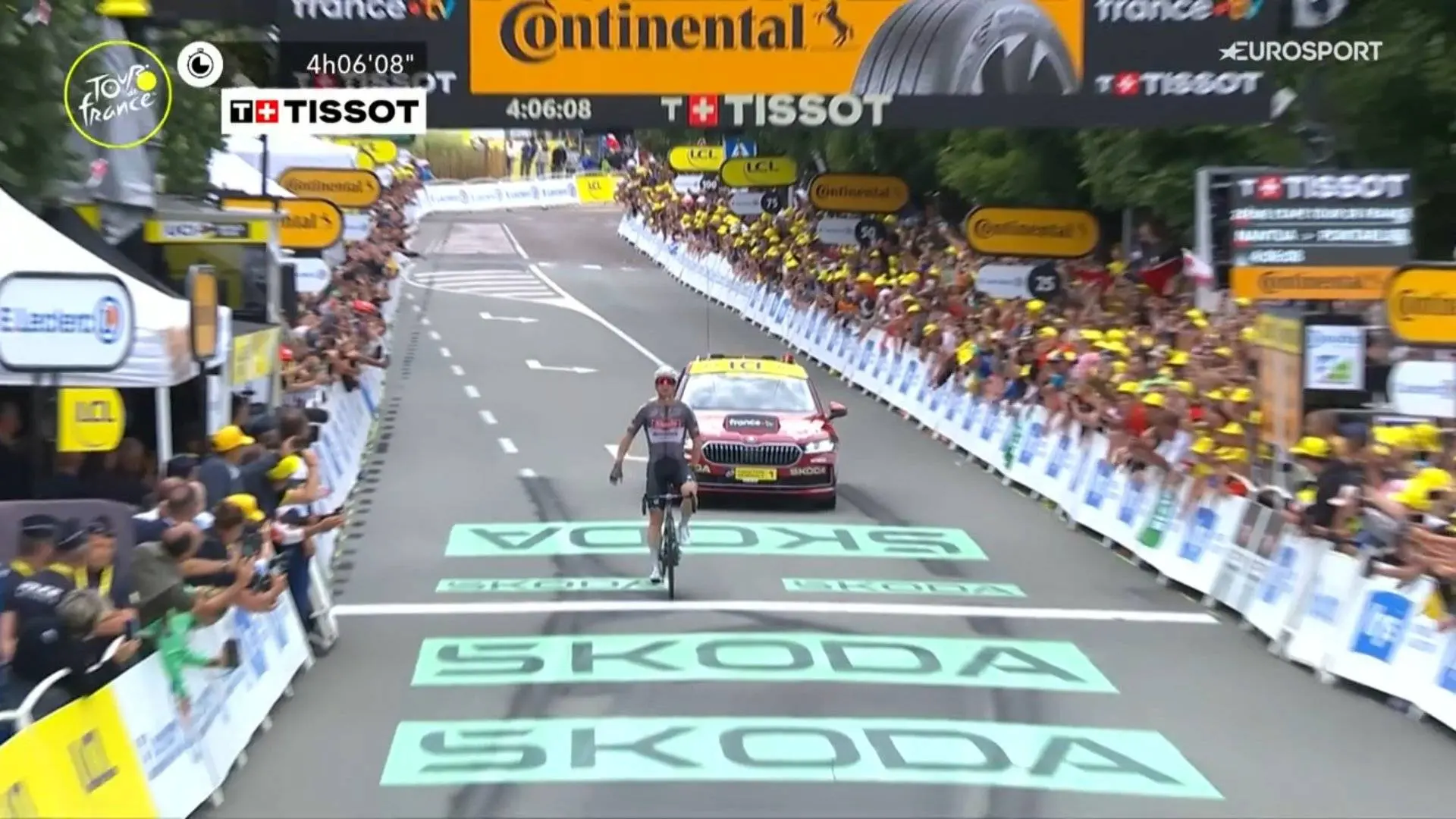Kaden Groves vence 20ª etapa da Volta a França ao estilo de Van der Poel! Completa também a trilogia de vitórias nas Grandes Voltas!