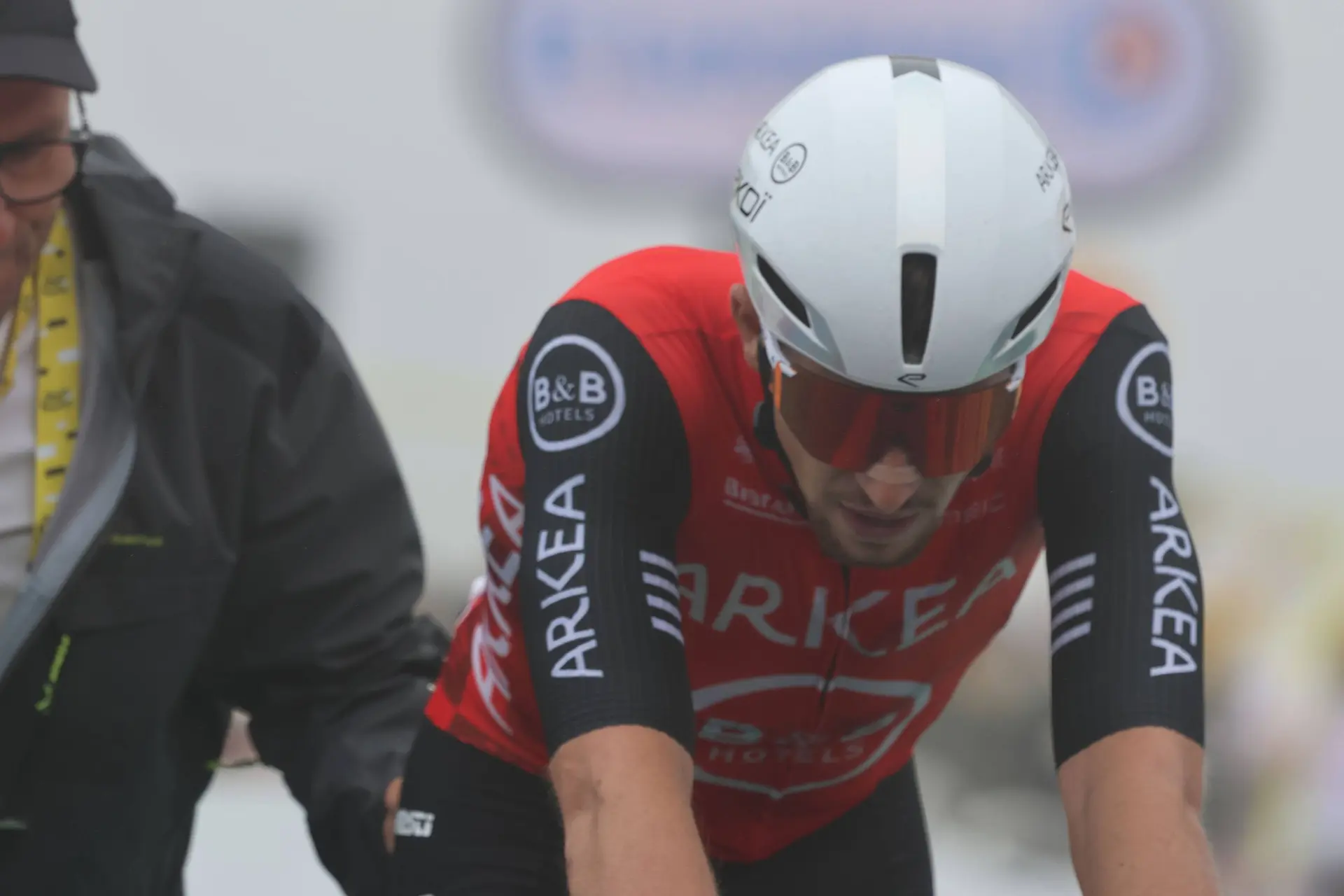 “Sorry to disappoint anyone who thought I was an alcoholic" – Tour de France revelation Kevin Vauquelin joking after fracturing fibula in freak accident