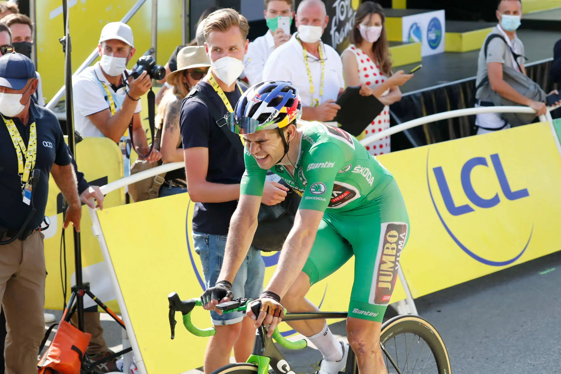 Wout van Aert recorda o dia em que partiu o motor a Pogacar e selou o triunfo de Vingegaard no Tour 2022, em Hautacam: "Um dia verdadeiramente especial"