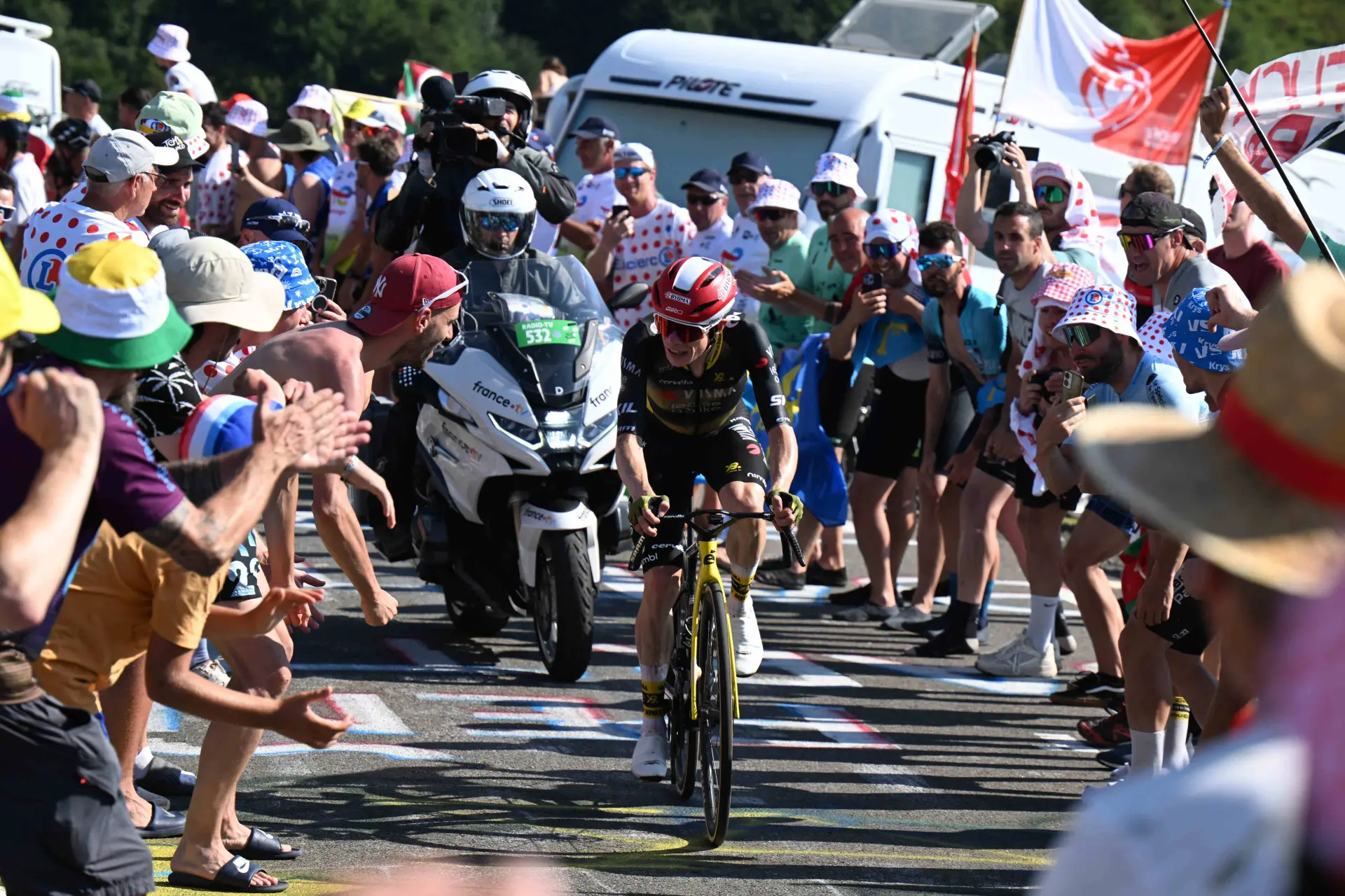 Tour de France podium at risk? Hautacam exposes undercooked Jonas Vingegaard: Not just slower than Tadej Pogacar — slower than six others too