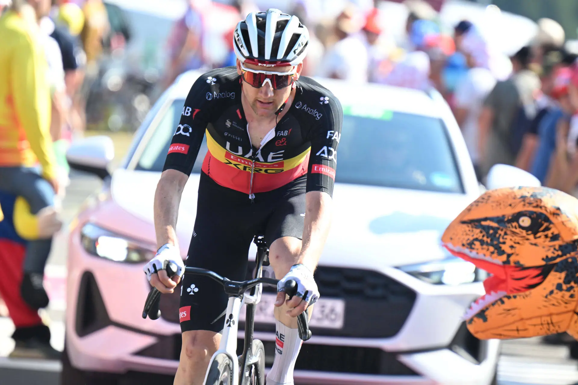 "But hey... If Quinn Simmons says so.." - Tim Wellens hits back at American's bike drafting controversy