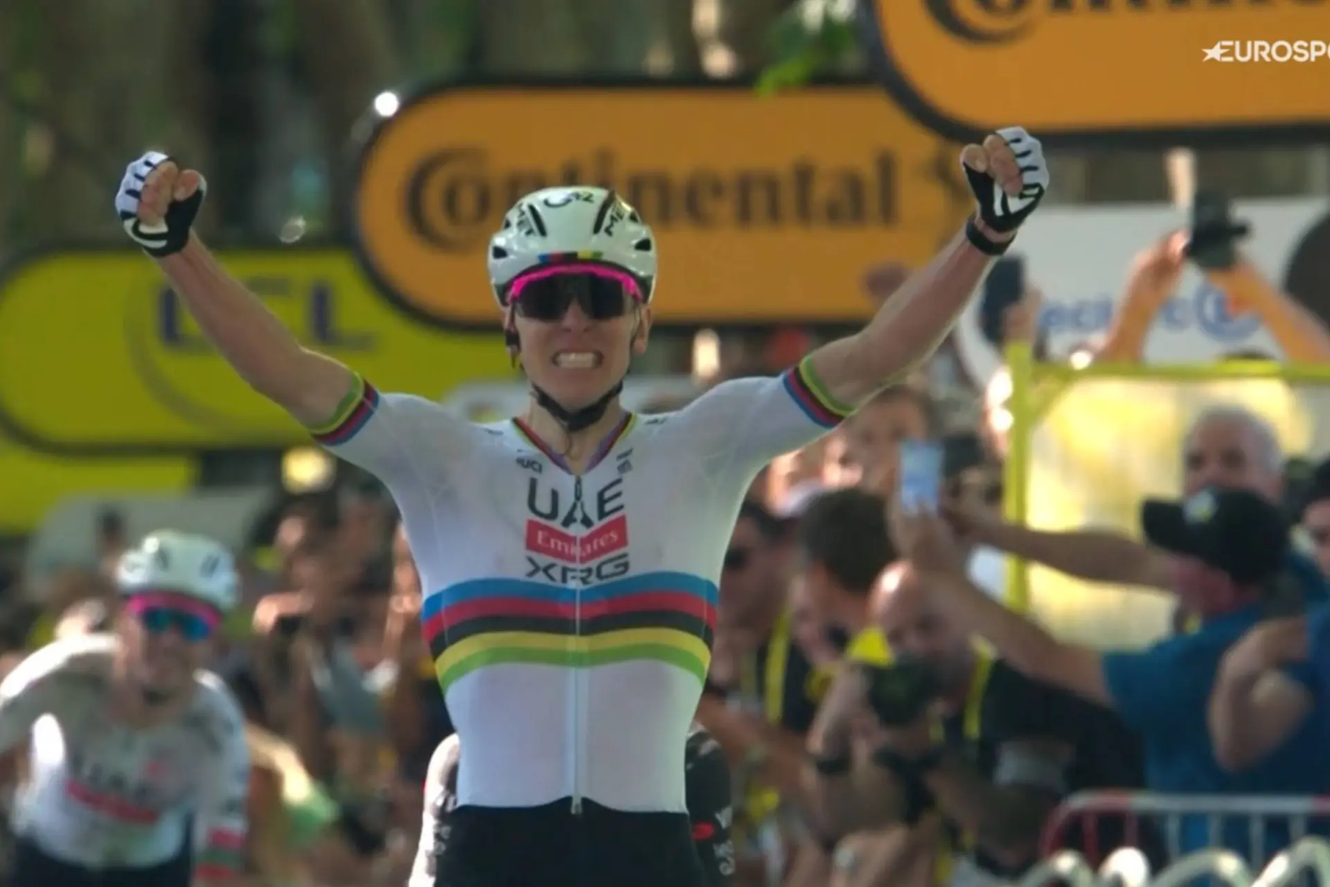 Tadej Pogacar turns the tables on Mathieu van der Poel to win stage 4 of 2025 Tour de France